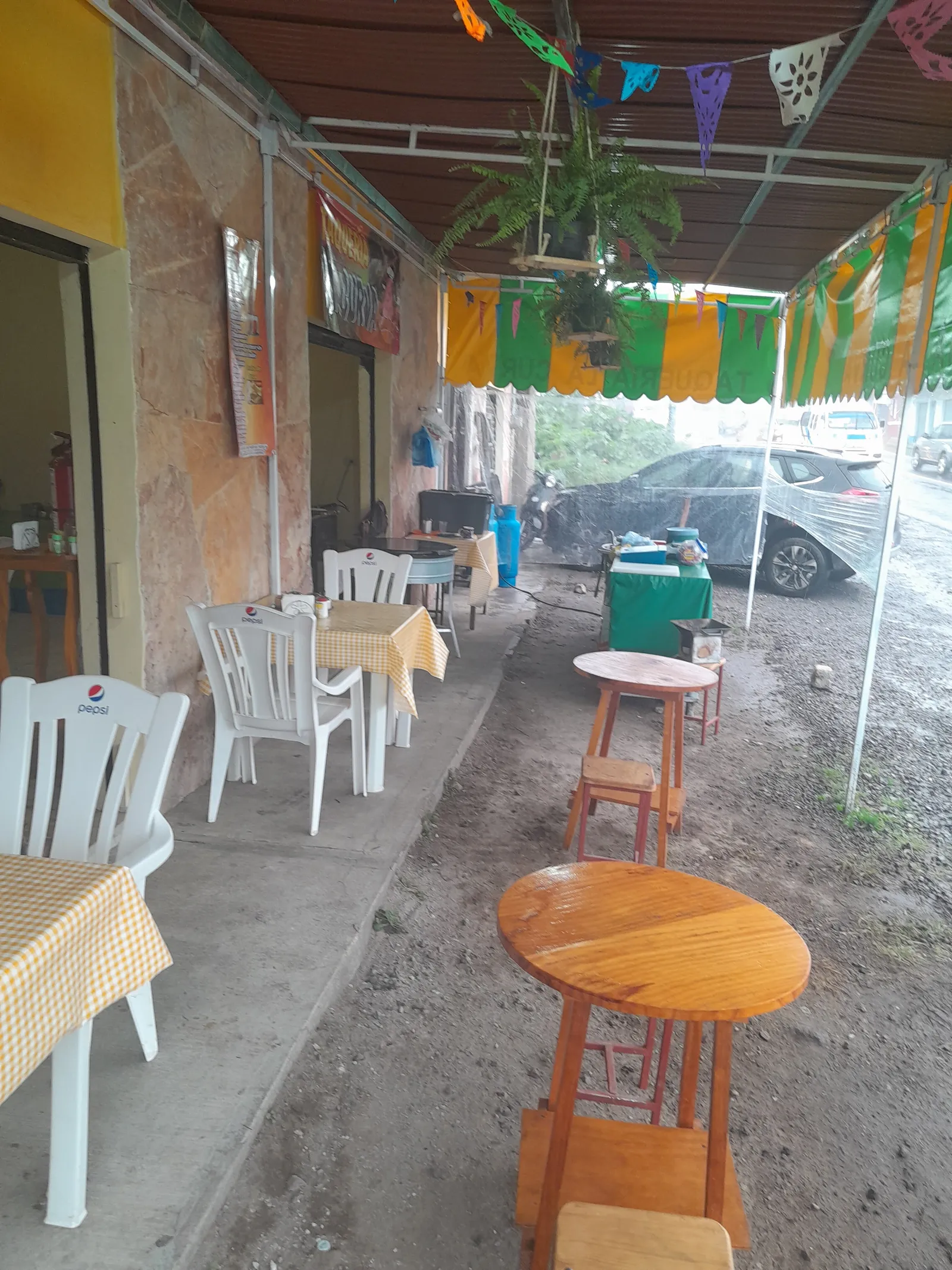 Taqueria la curva image 4