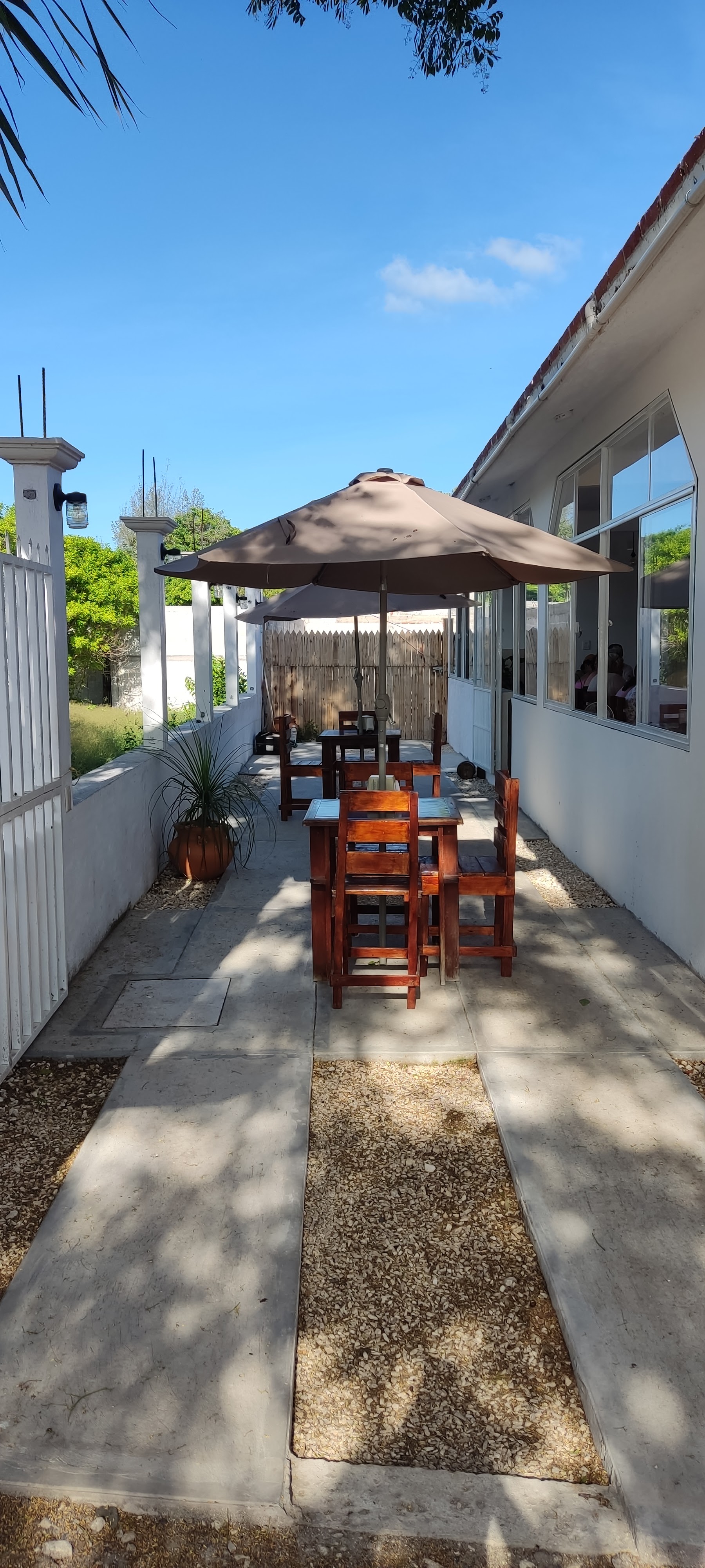 El Pollo Forastero image 3