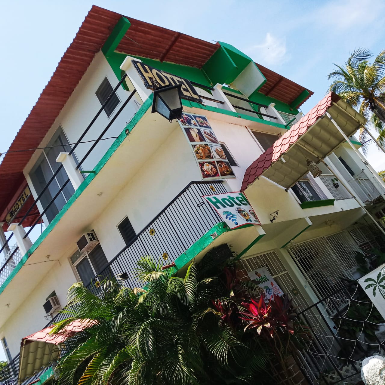 Hotel "Las Iguanas" image 1