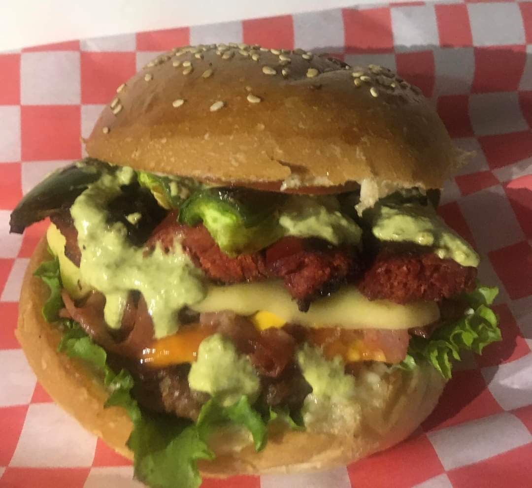 HOT BURGER: Todo casero al momento image 9