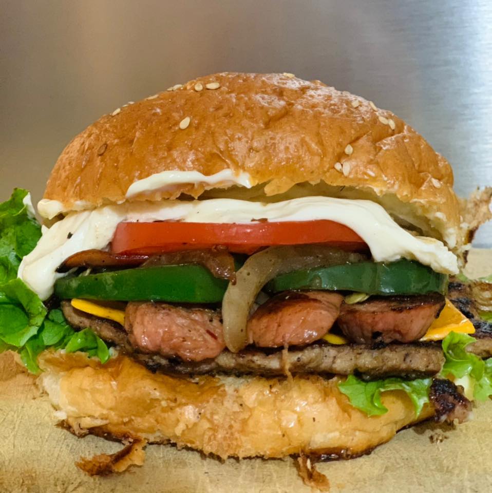 HOT BURGER: Todo casero al momento image 10