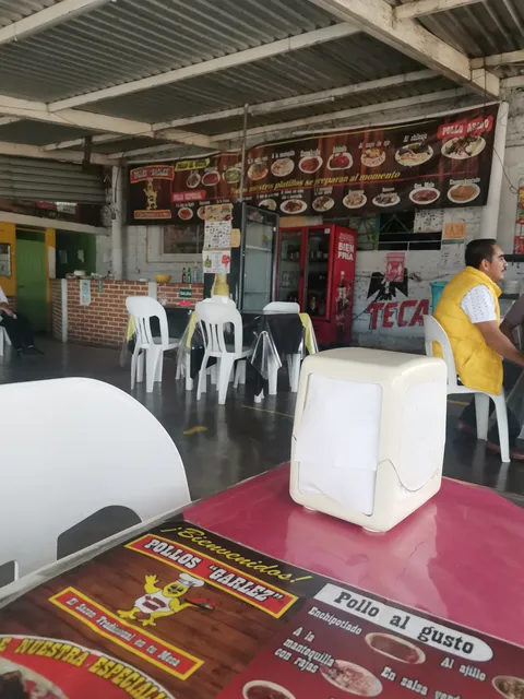 Pollos Garlez image 3