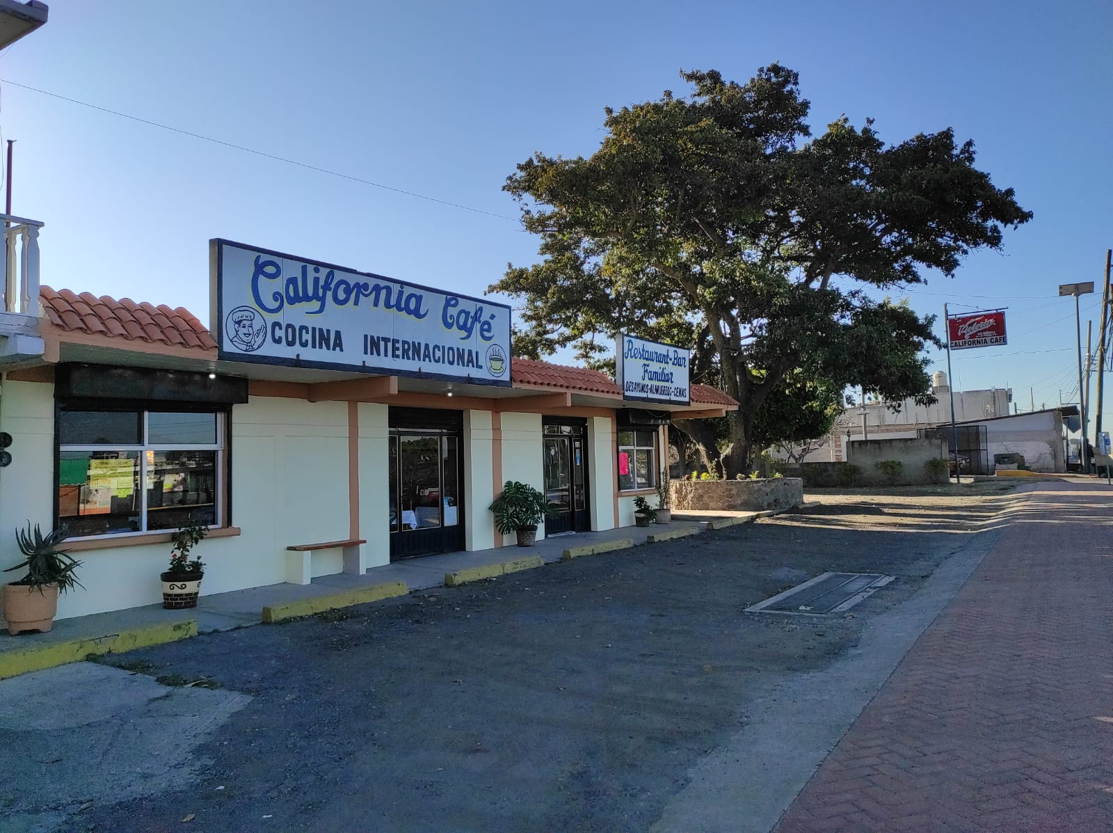 La Nueva California - Restaurante image 1