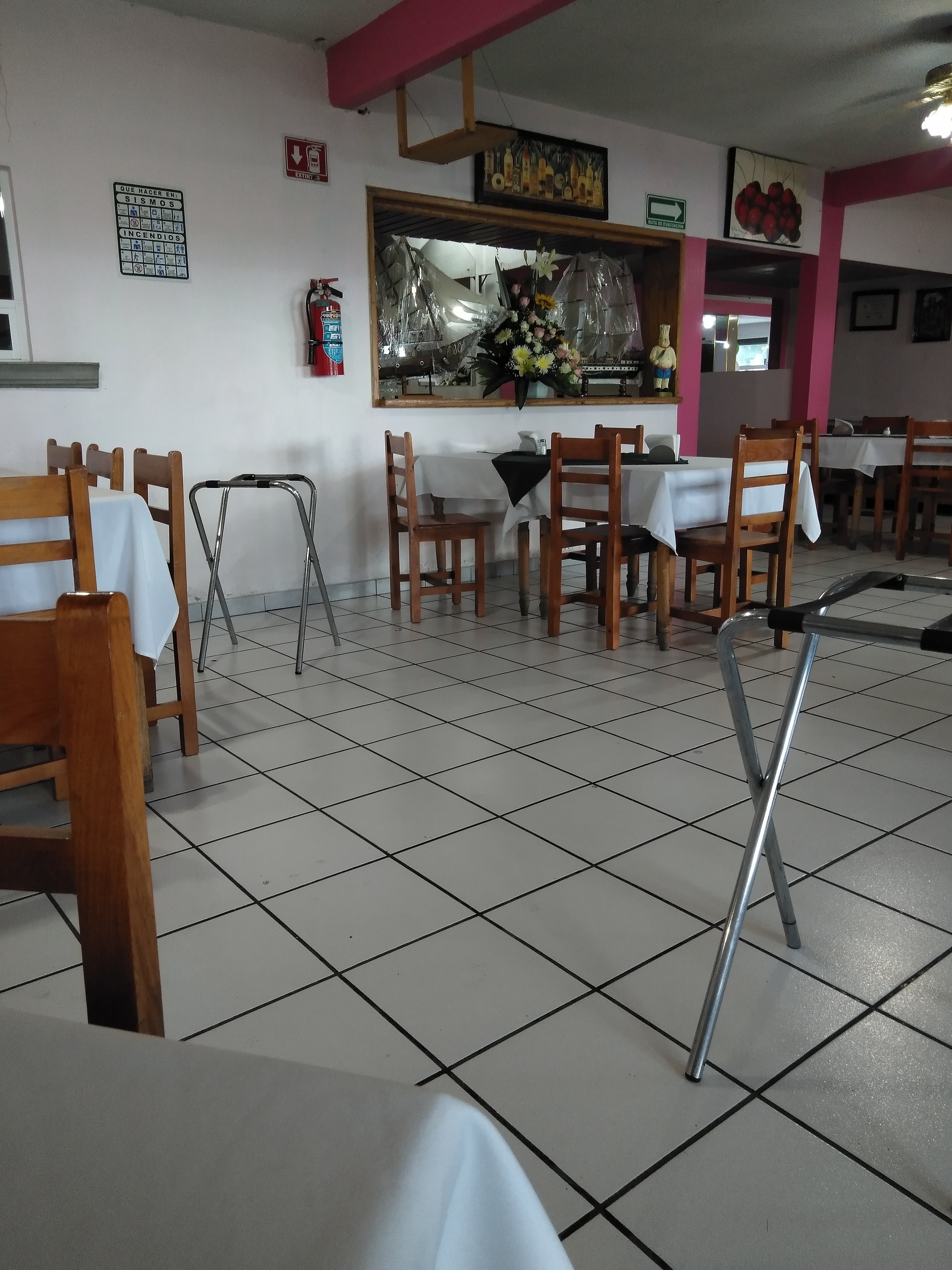 La Nueva California - Restaurante image 3