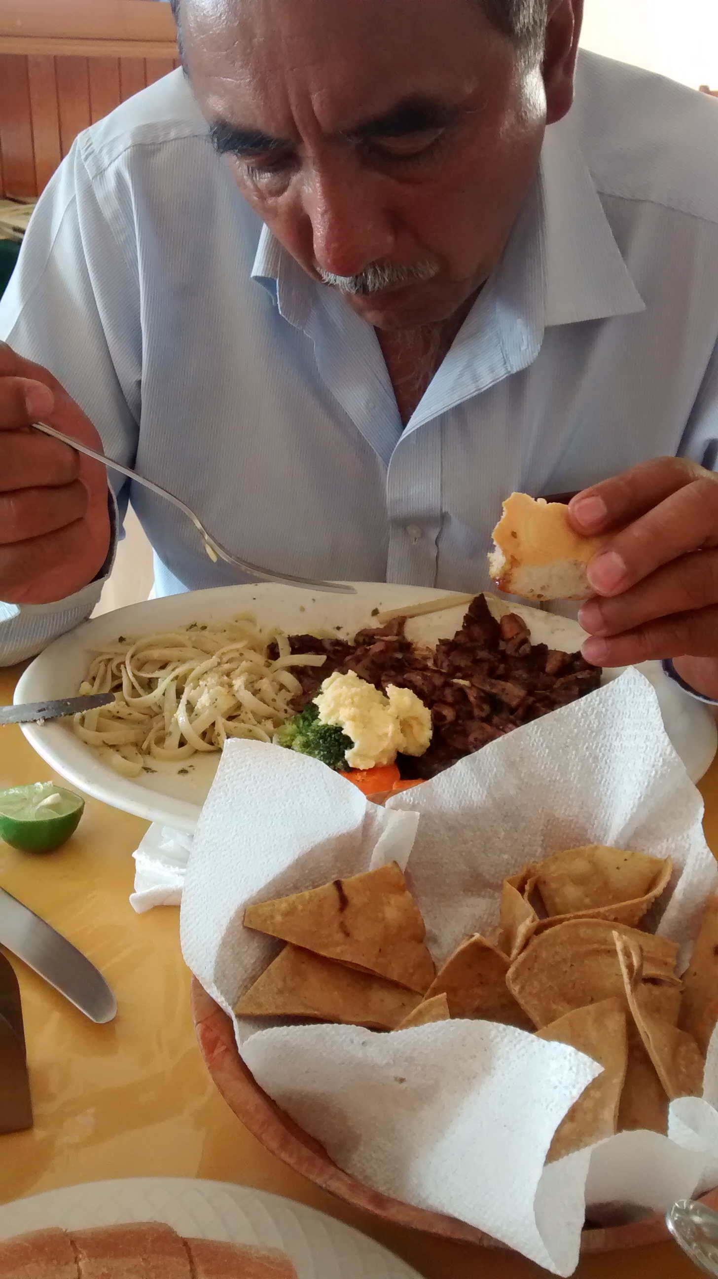 La Nueva California - Restaurante image 9