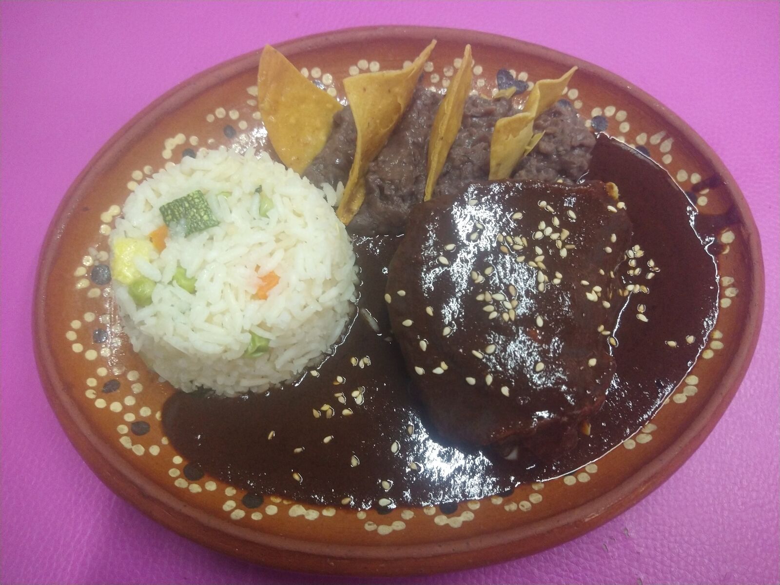 El Escondite image 2