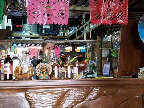 Carnes y Mariscos Los Molcajetes Restaurant image 1