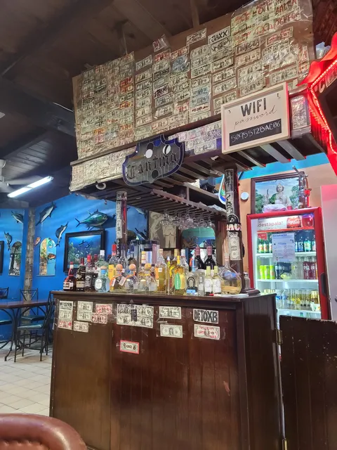 Carnes y Mariscos Los Molcajetes Restaurant image 4