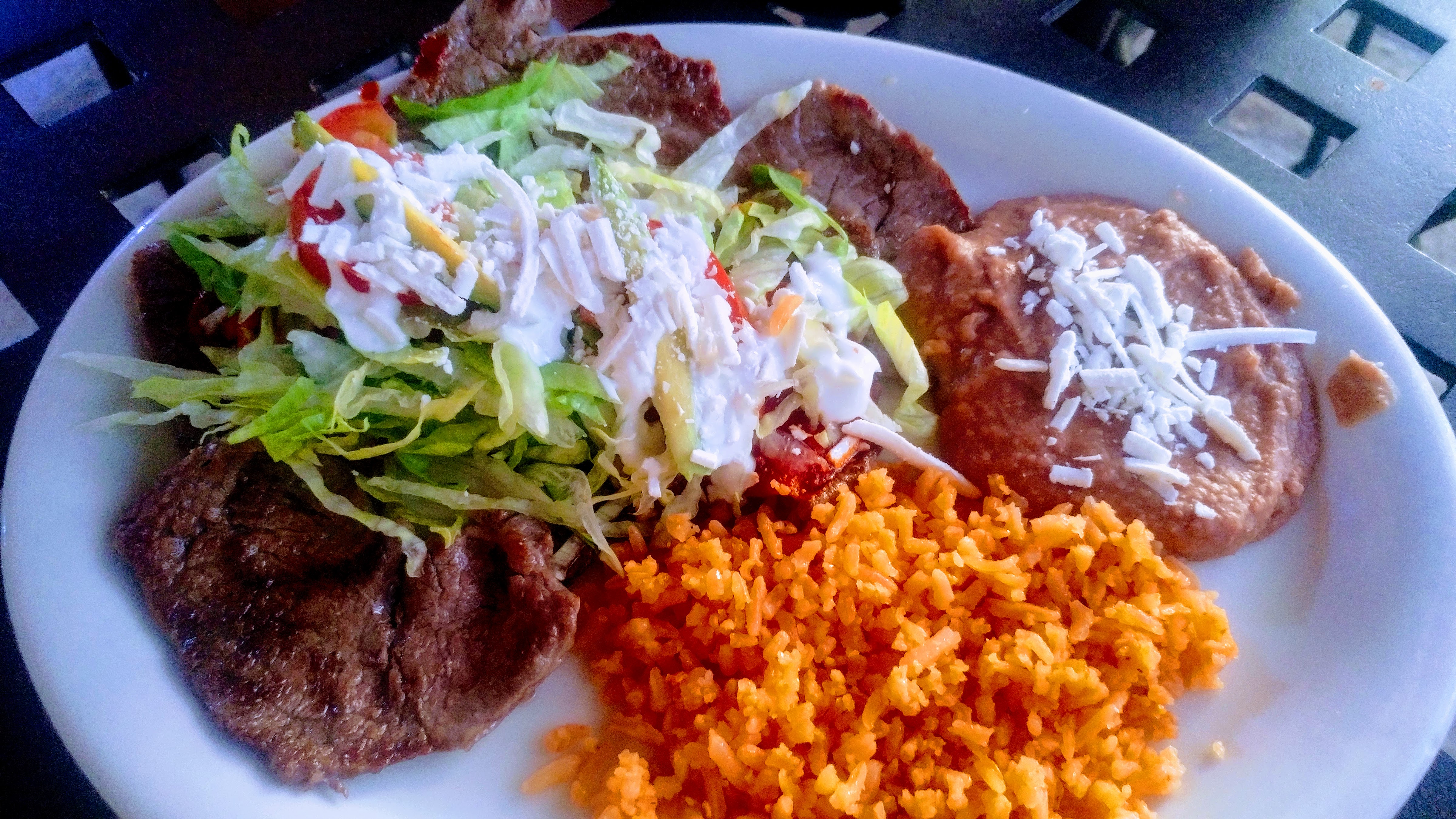 Lolos Restaurant image 6