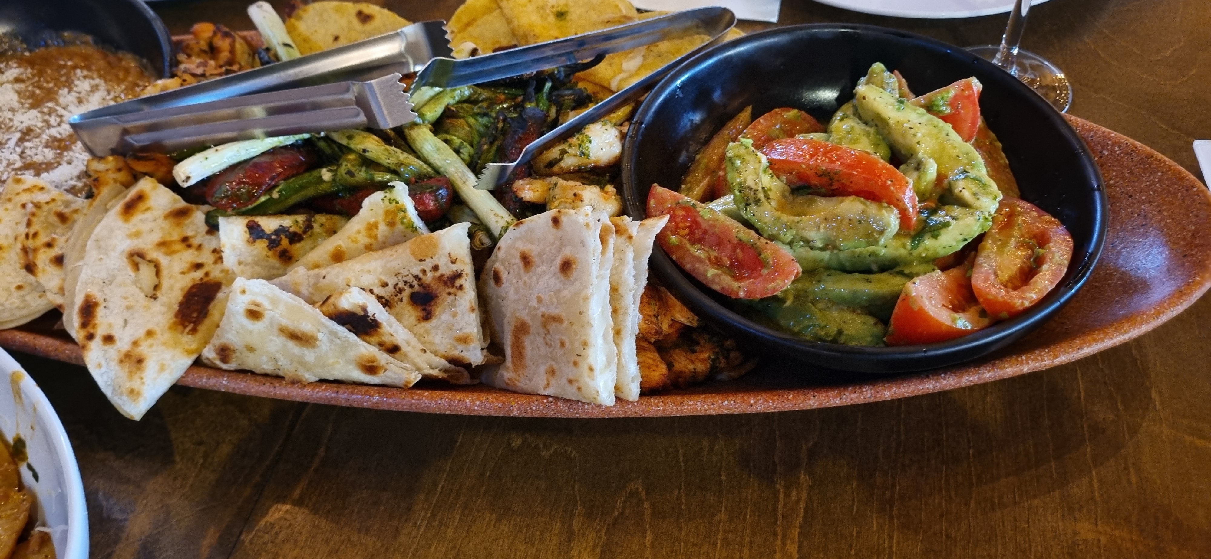 El Lugar De Nos Restaurante image 3