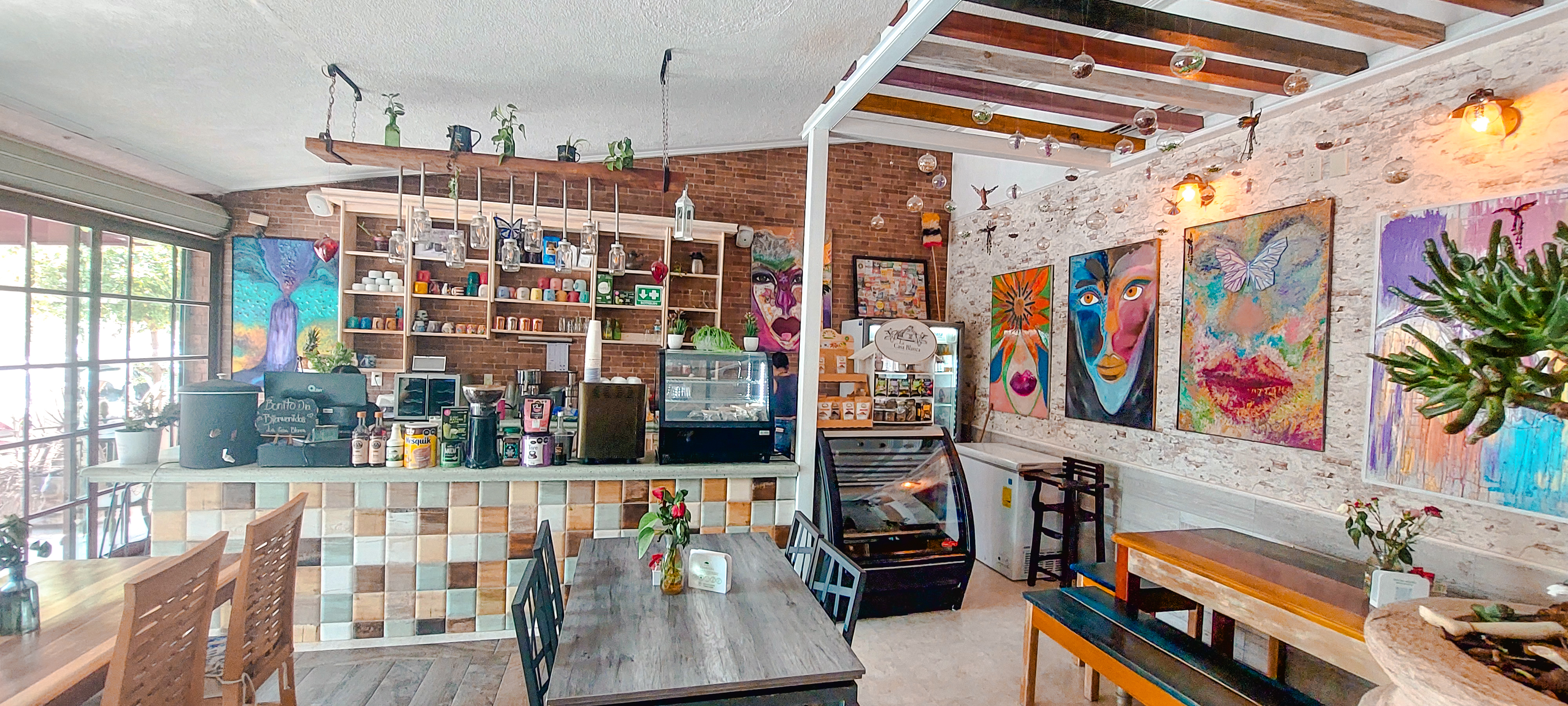 La Casa Blanca image 1