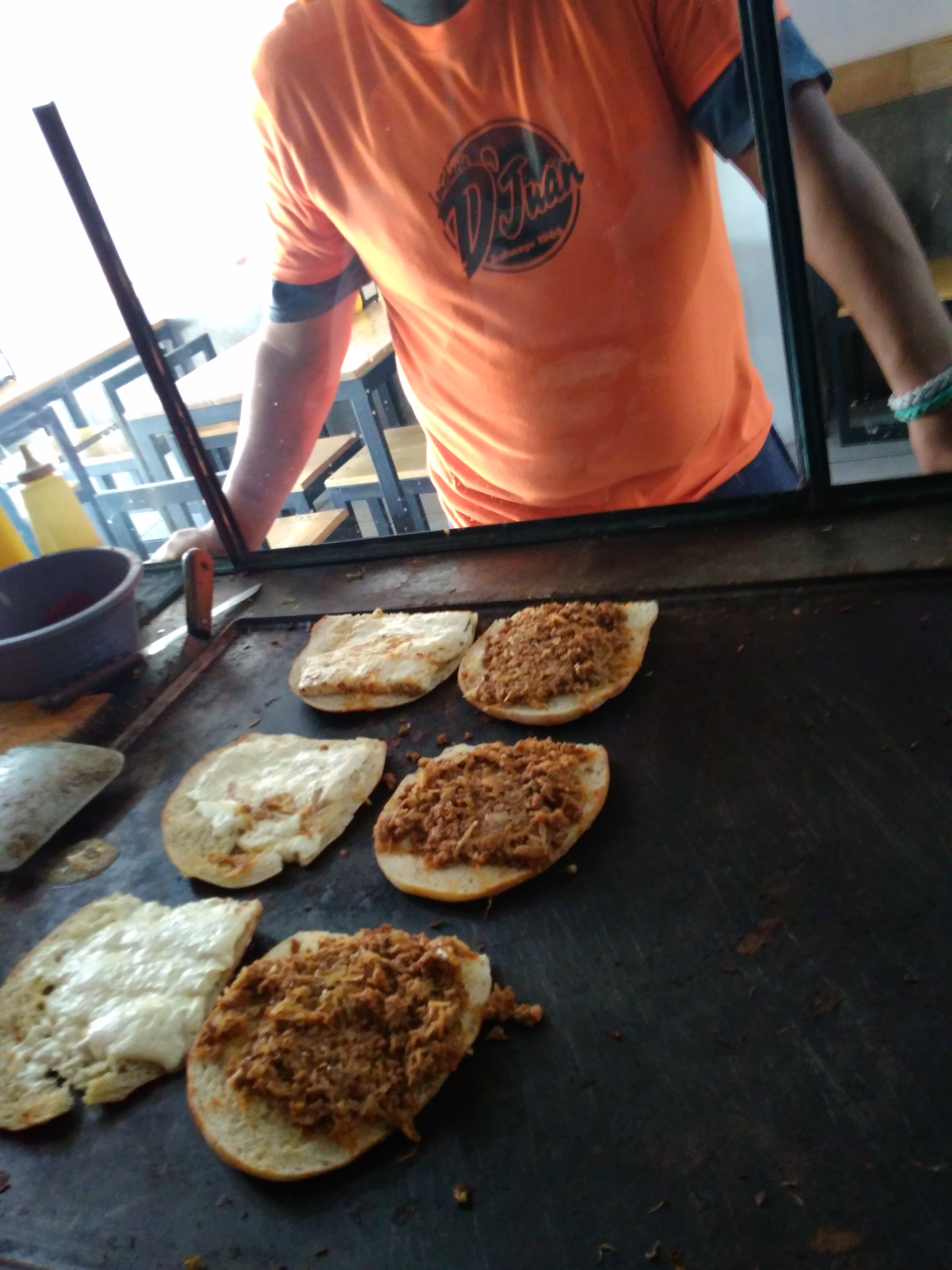 Loncheria D' Juan image 4