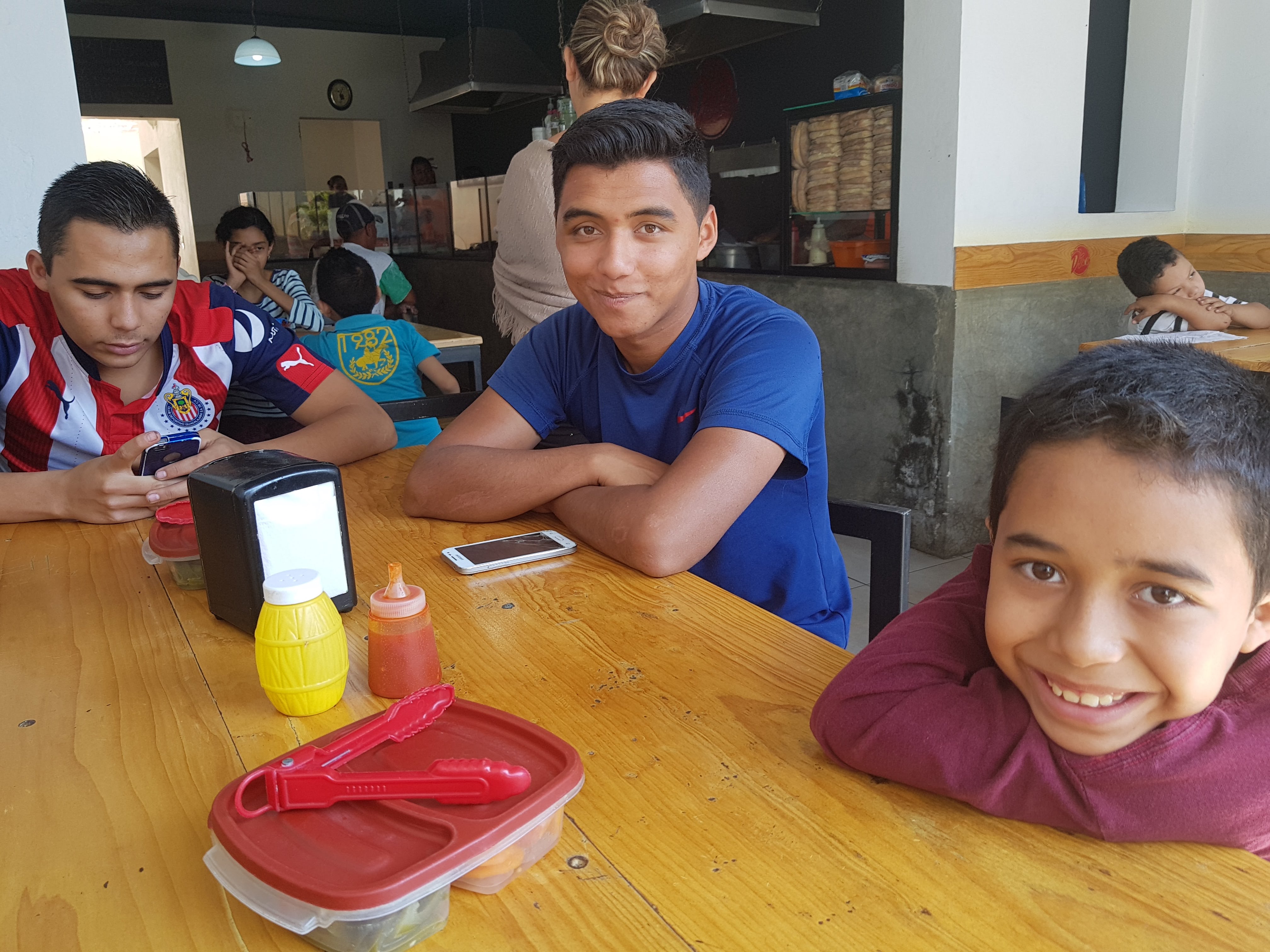 Loncheria D' Juan image 6