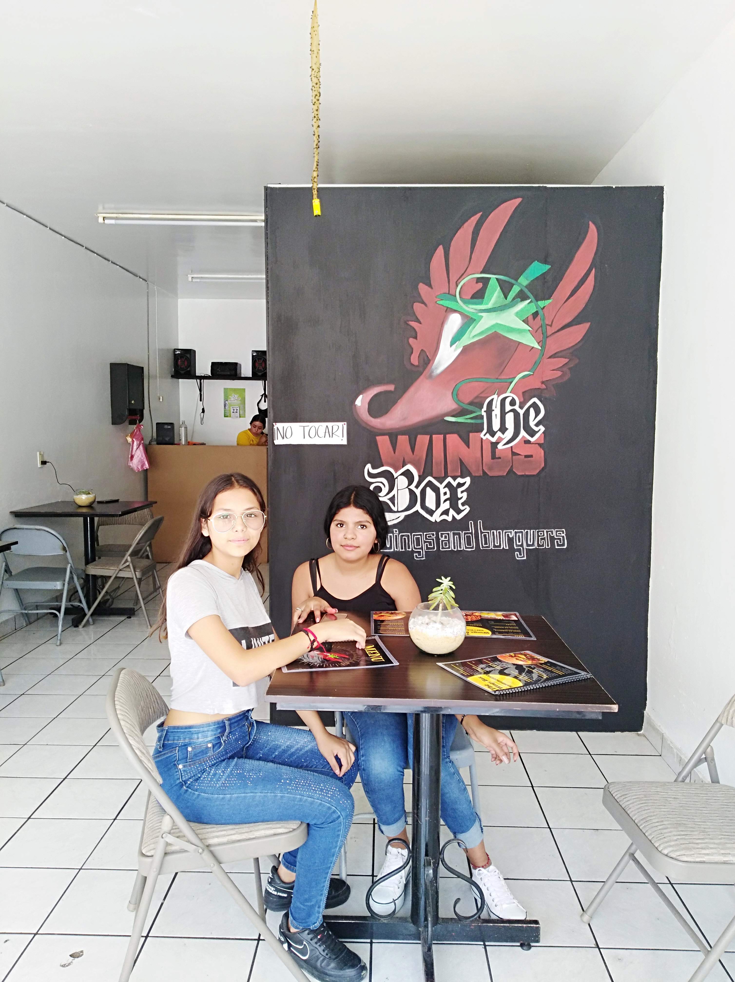 "LONCHERÍA D' JUAN JR." ( hijo ) image 9