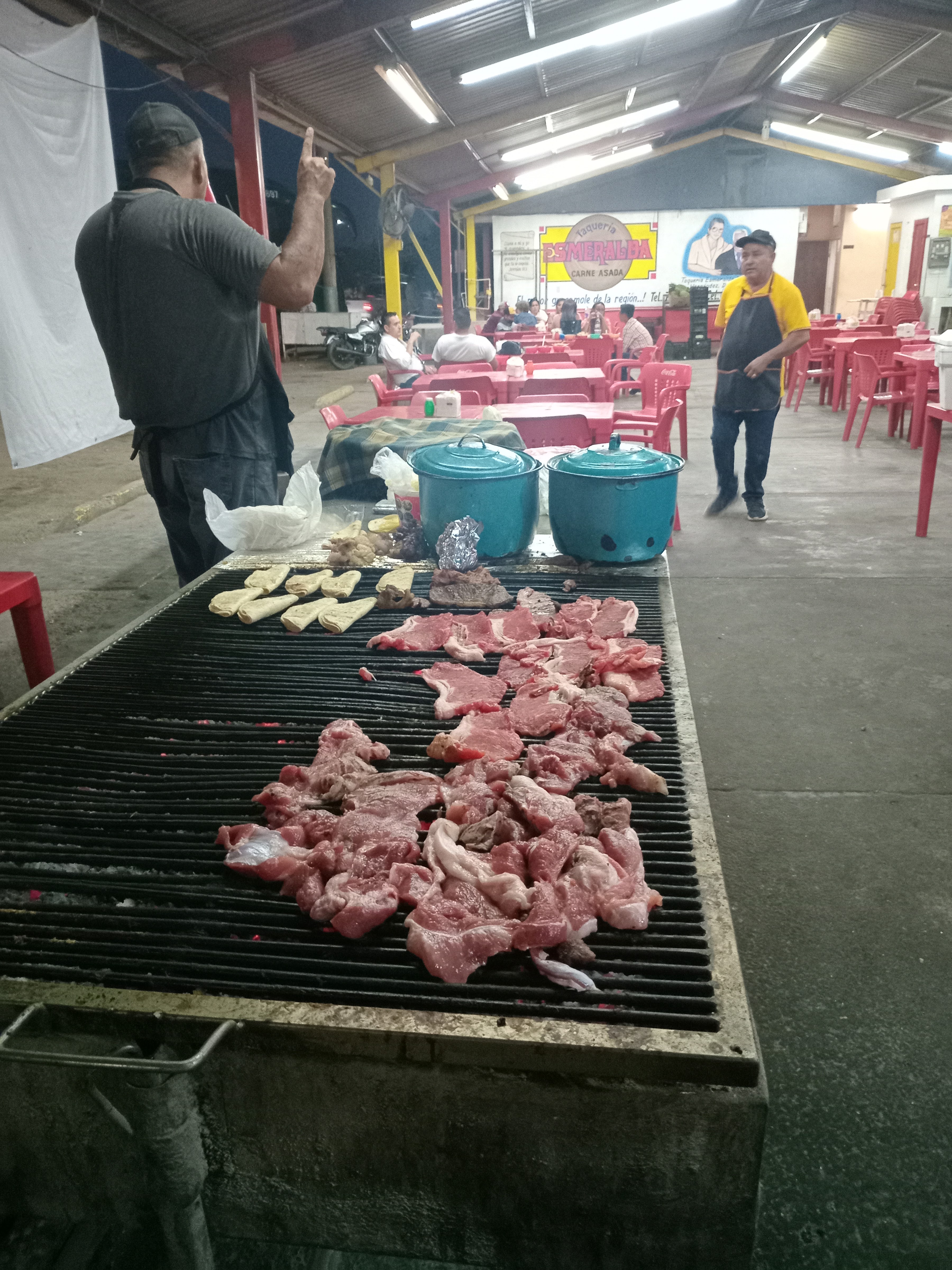 Taquería Esmeralda image 8