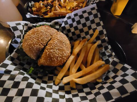 Burger House image 3