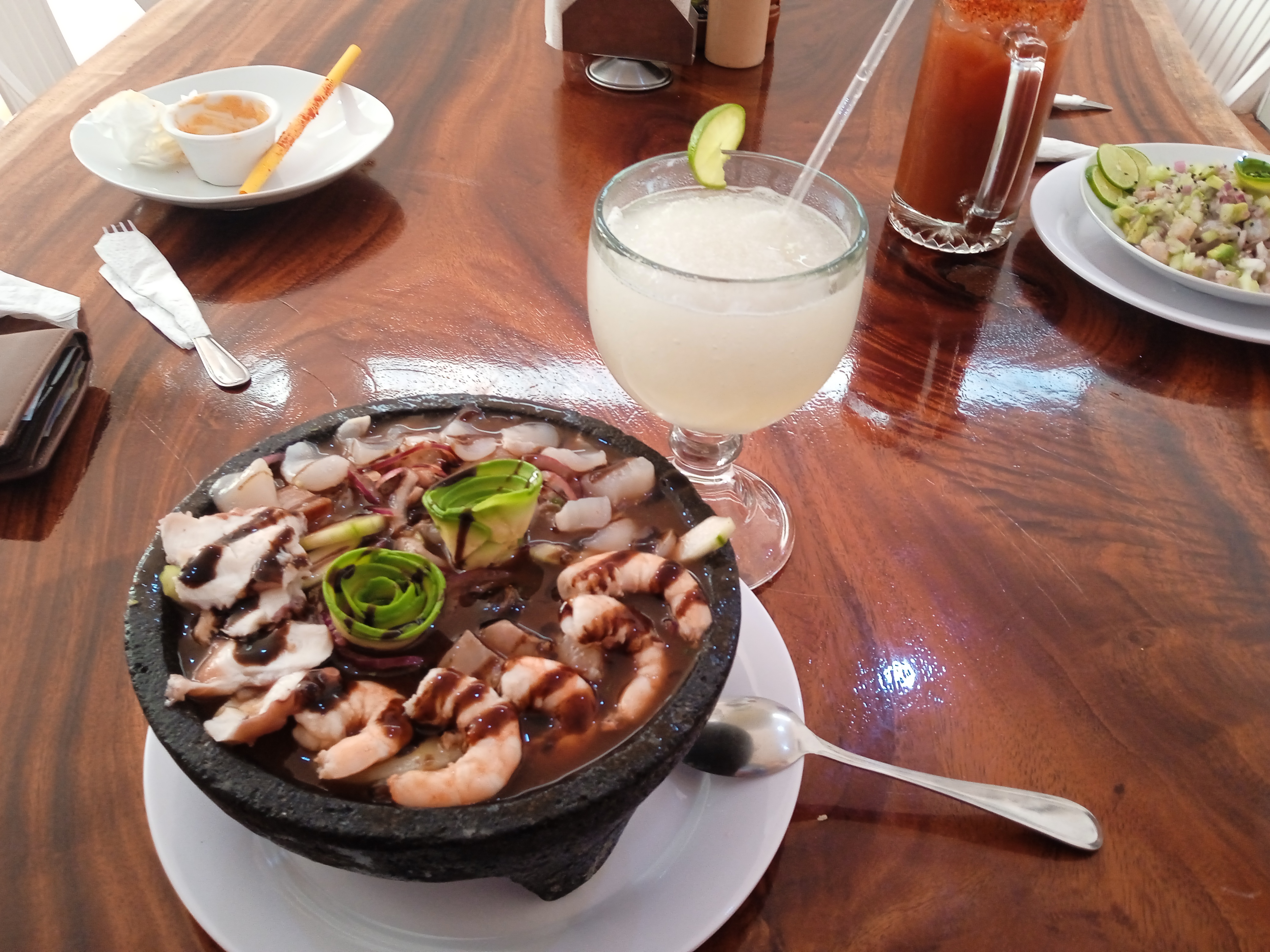 MR. POPEYE'S Mariscos, Tacos & Sushi image 9