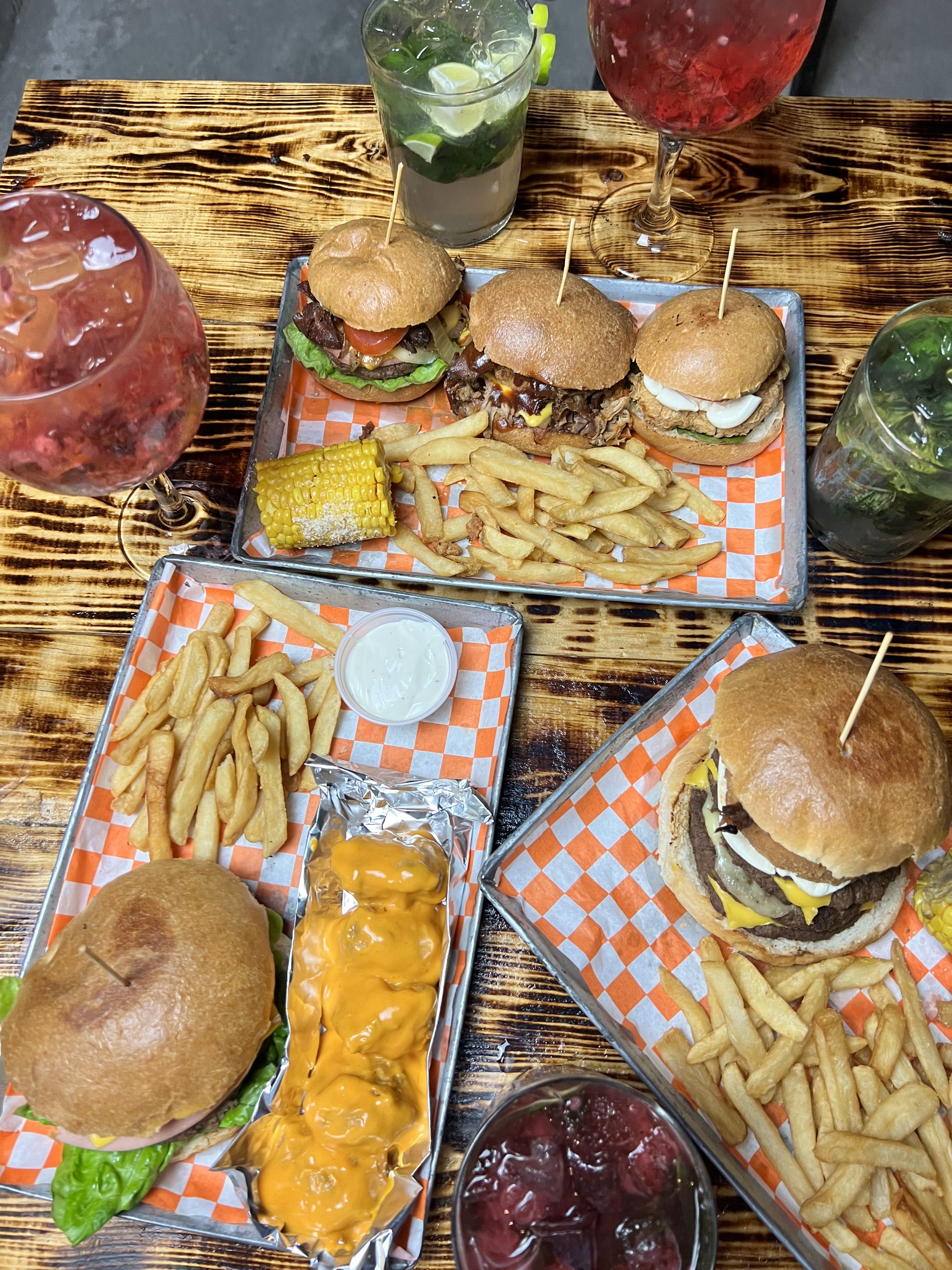 La Dueña Antrito-Bar-Restaurante-Terraza image 2