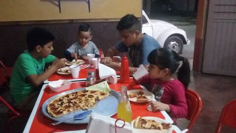 La Caprichosa Pizzaiolo Pizza image 7