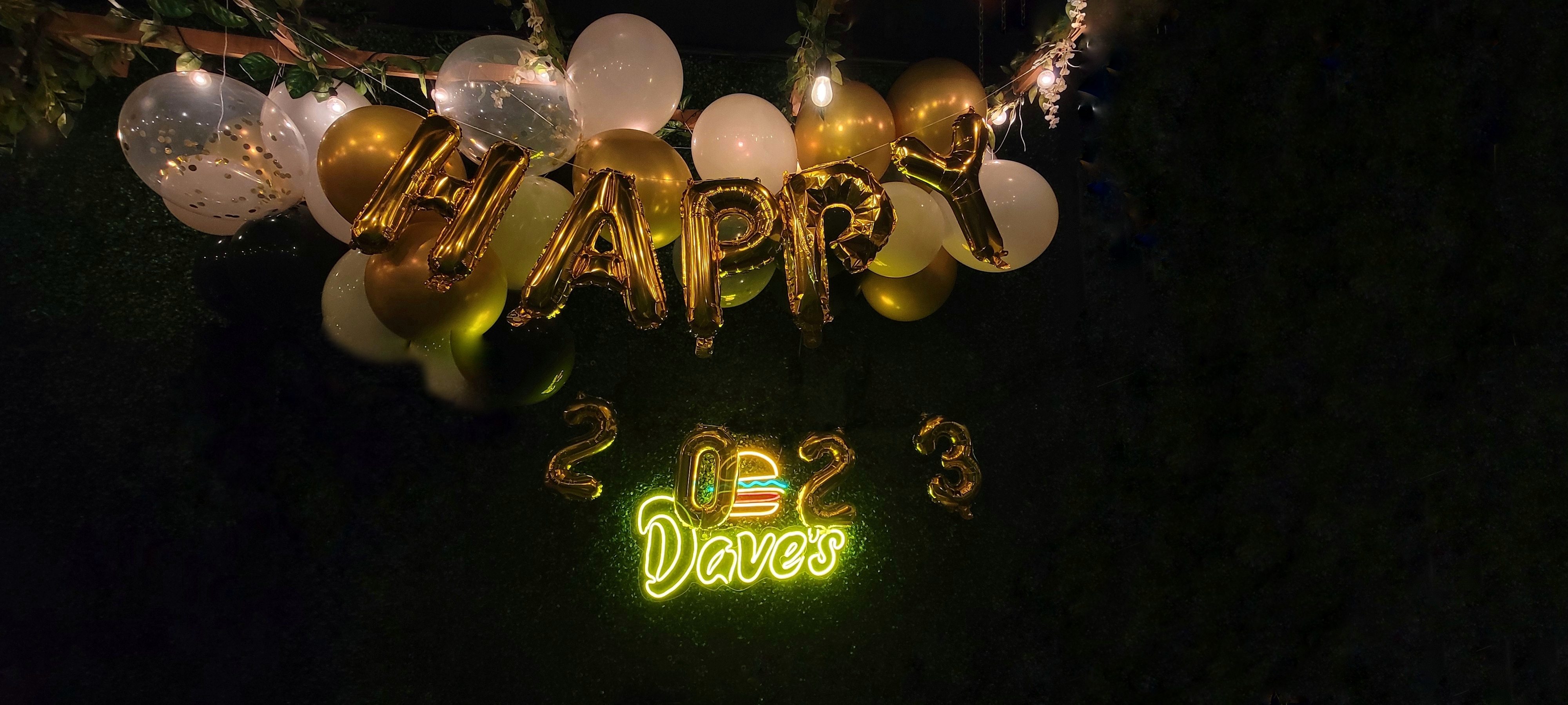 Dave's Burgers image 8