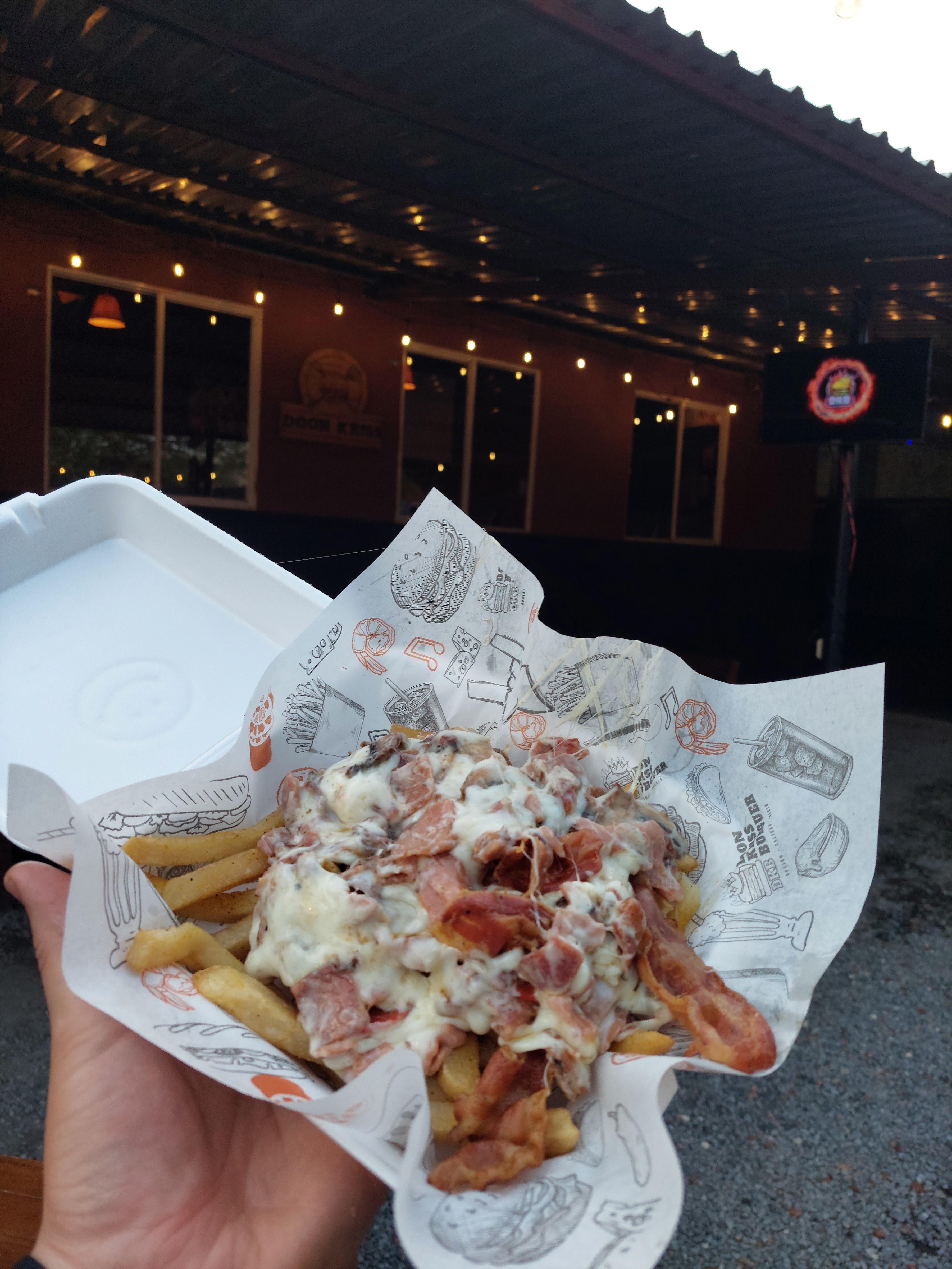 Doon Kriss Burguers image 10