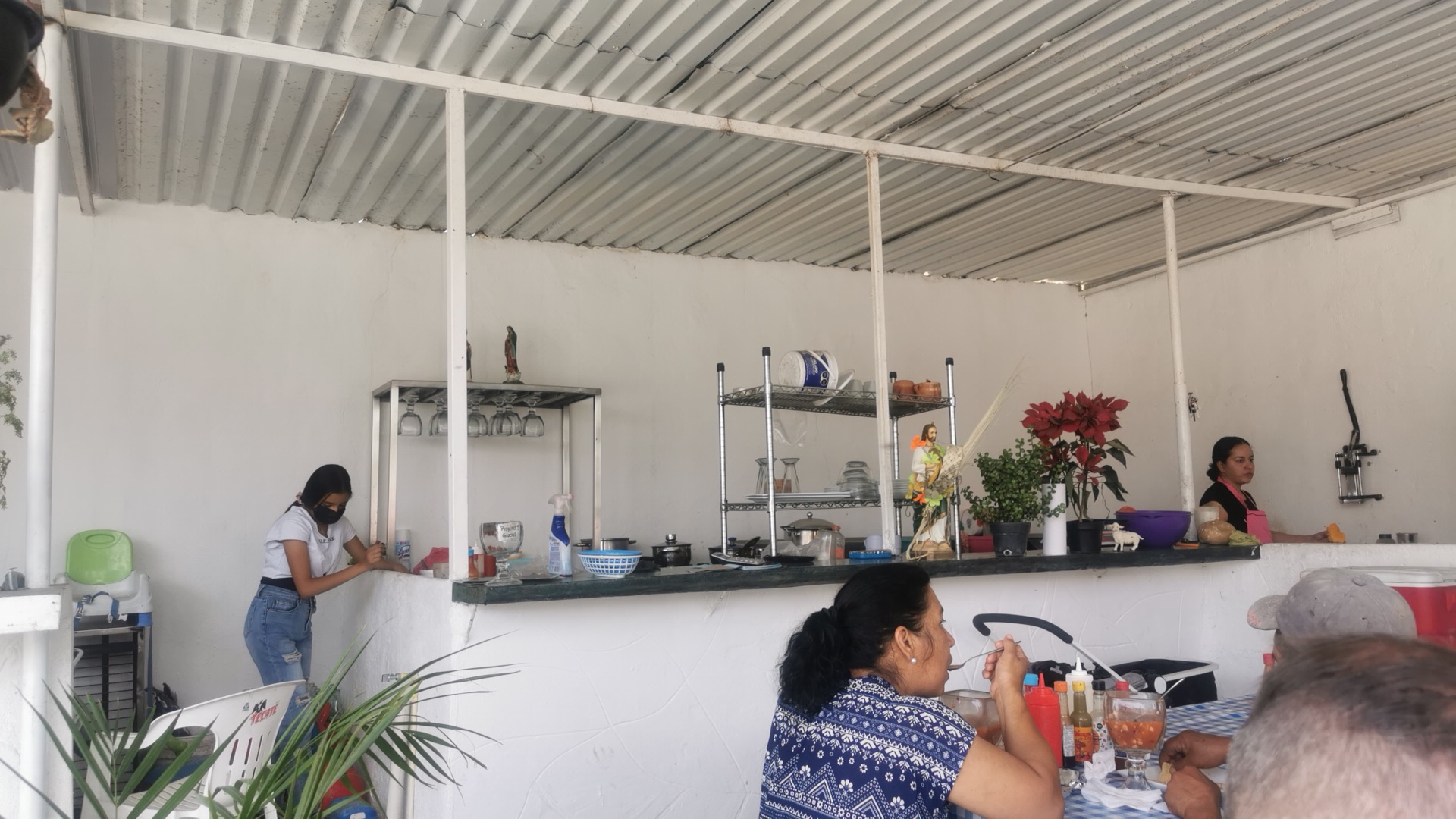 Mariscos la carreta sinaloense !! image 8