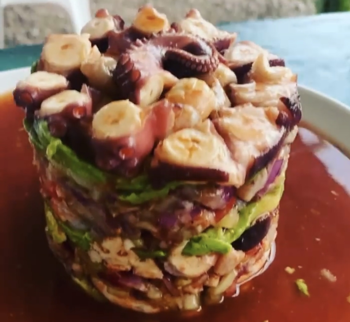 Mariscos la carreta sinaloense !! image 10