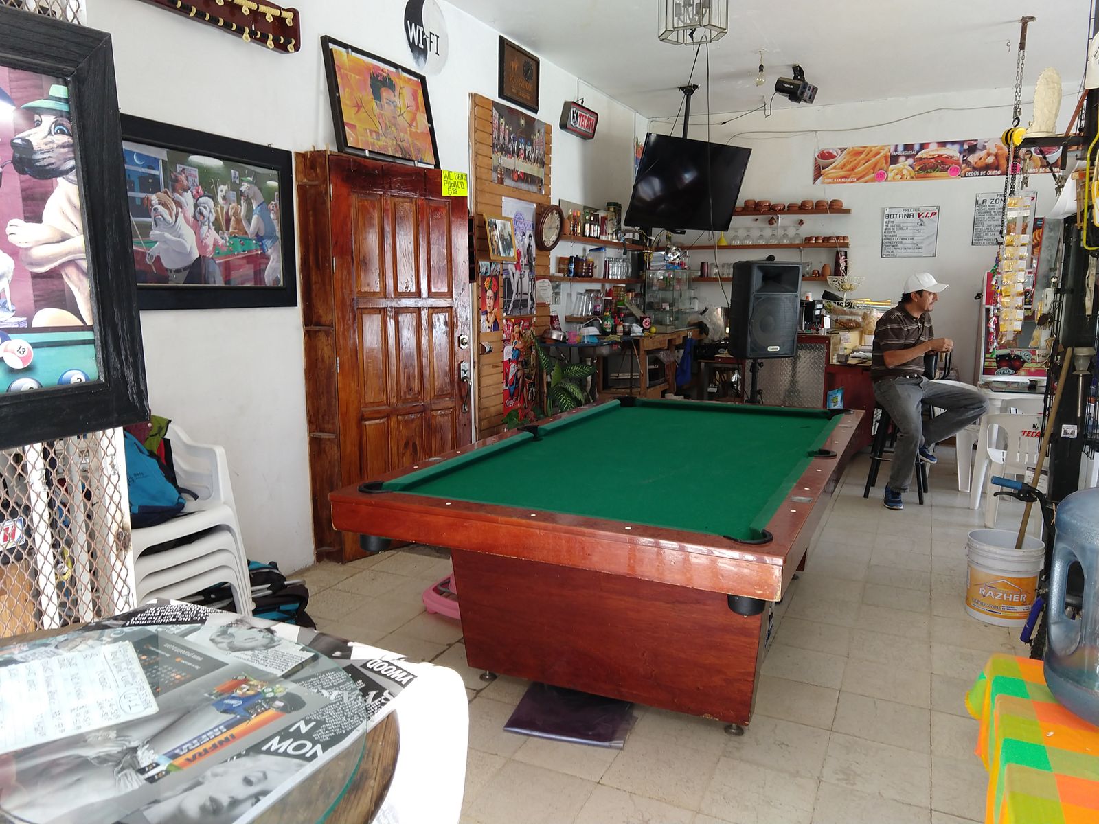 La zona Vip Wing Alitas y Micheladas image 2