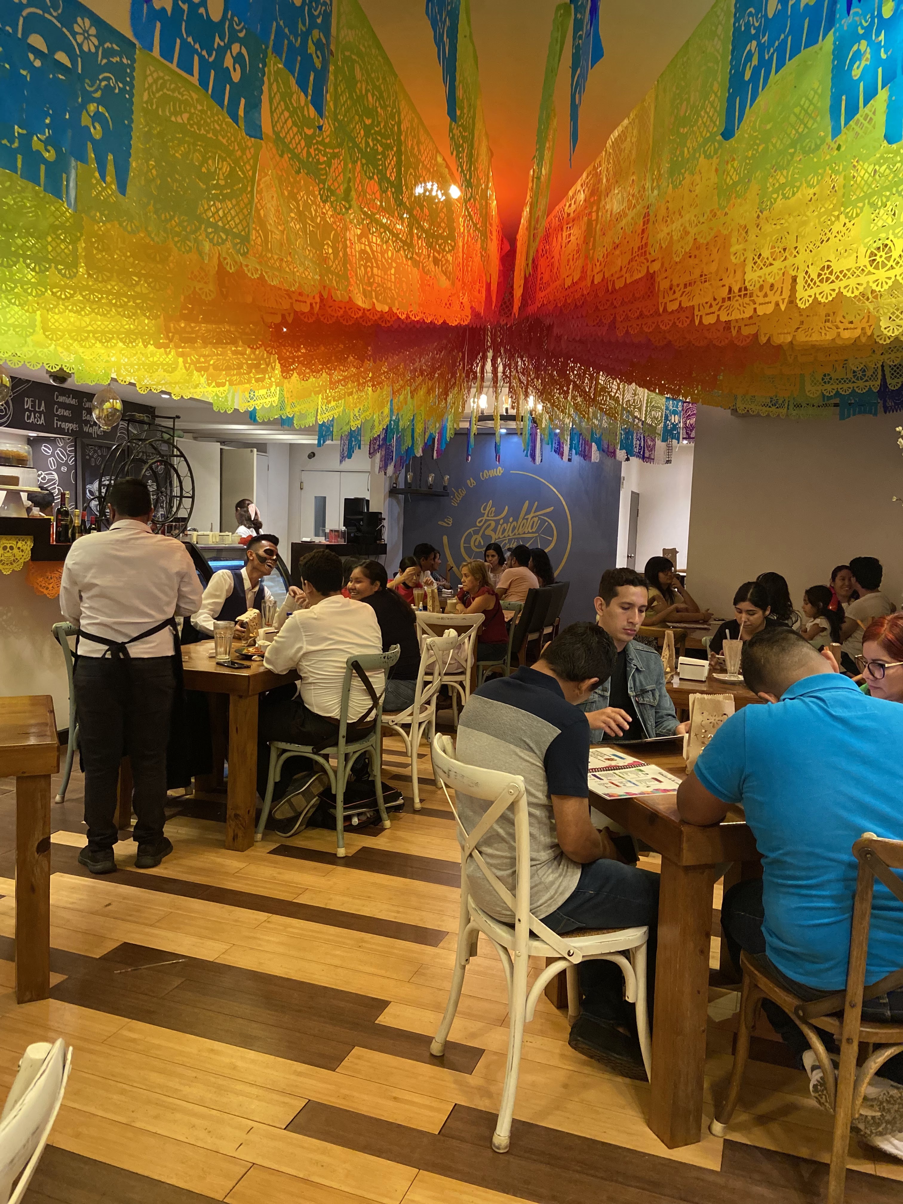 La Bicicleta Café image 7