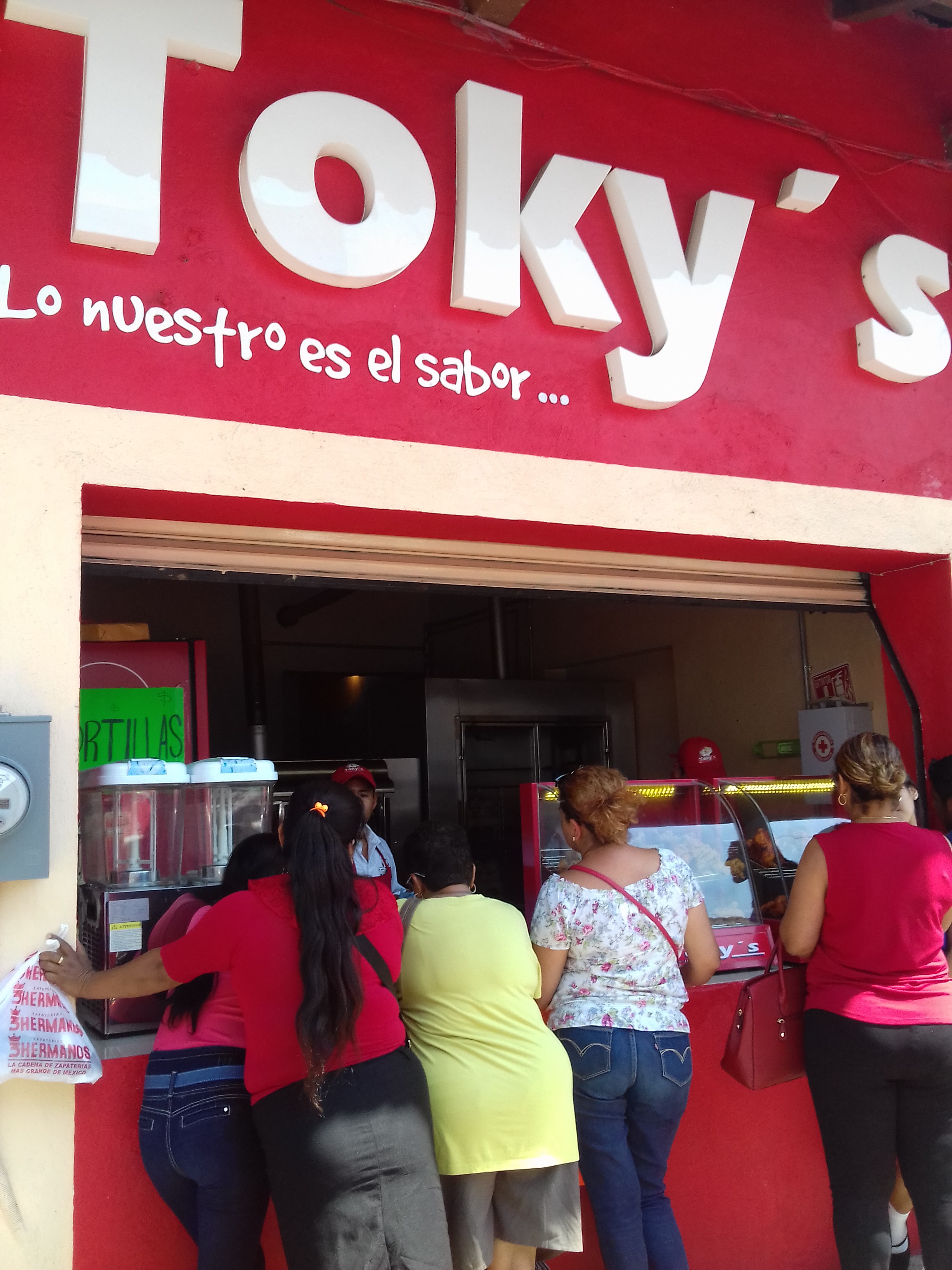 Tokys Pollos image 2