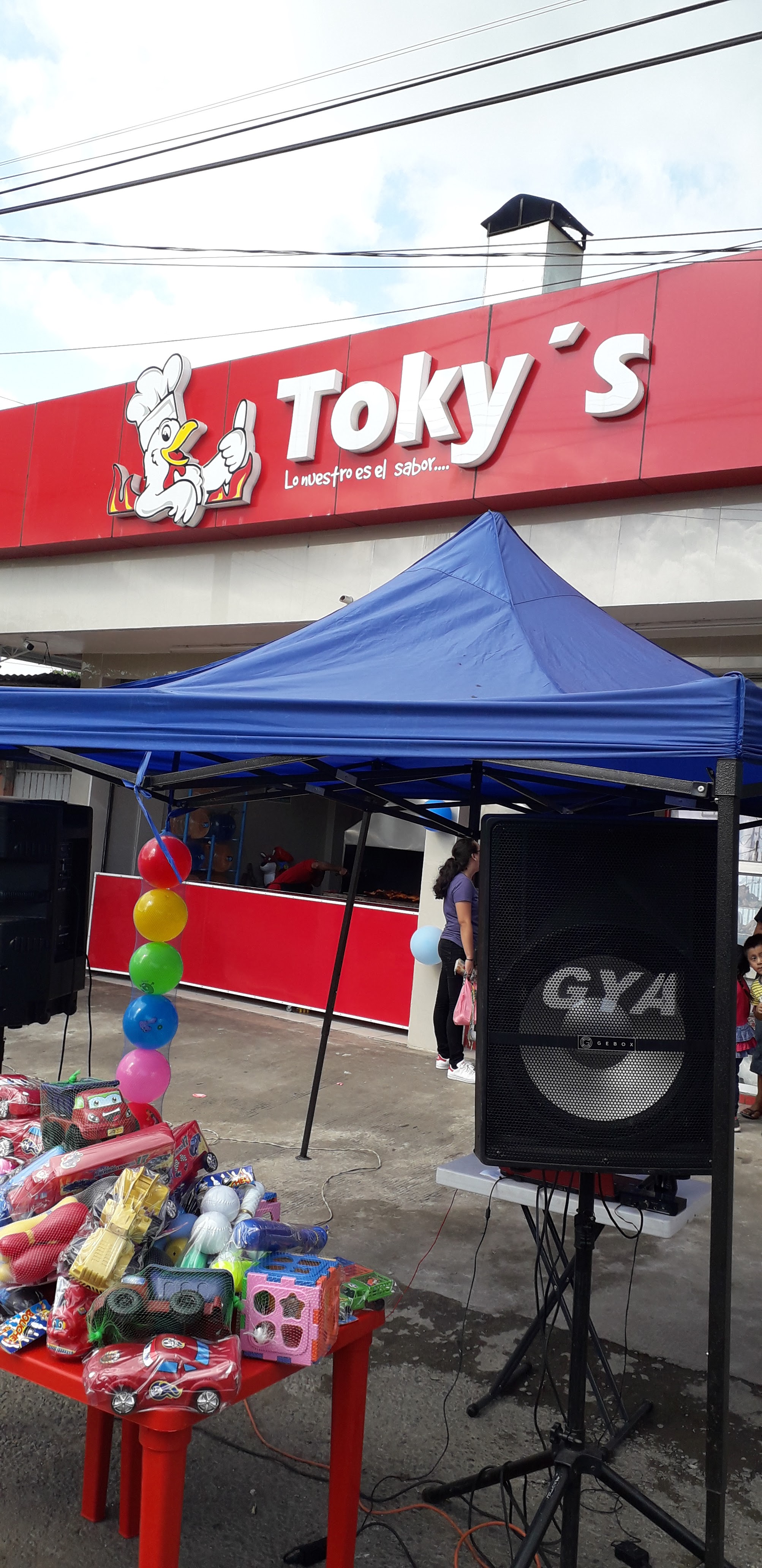 Tokys Restaurante image 3