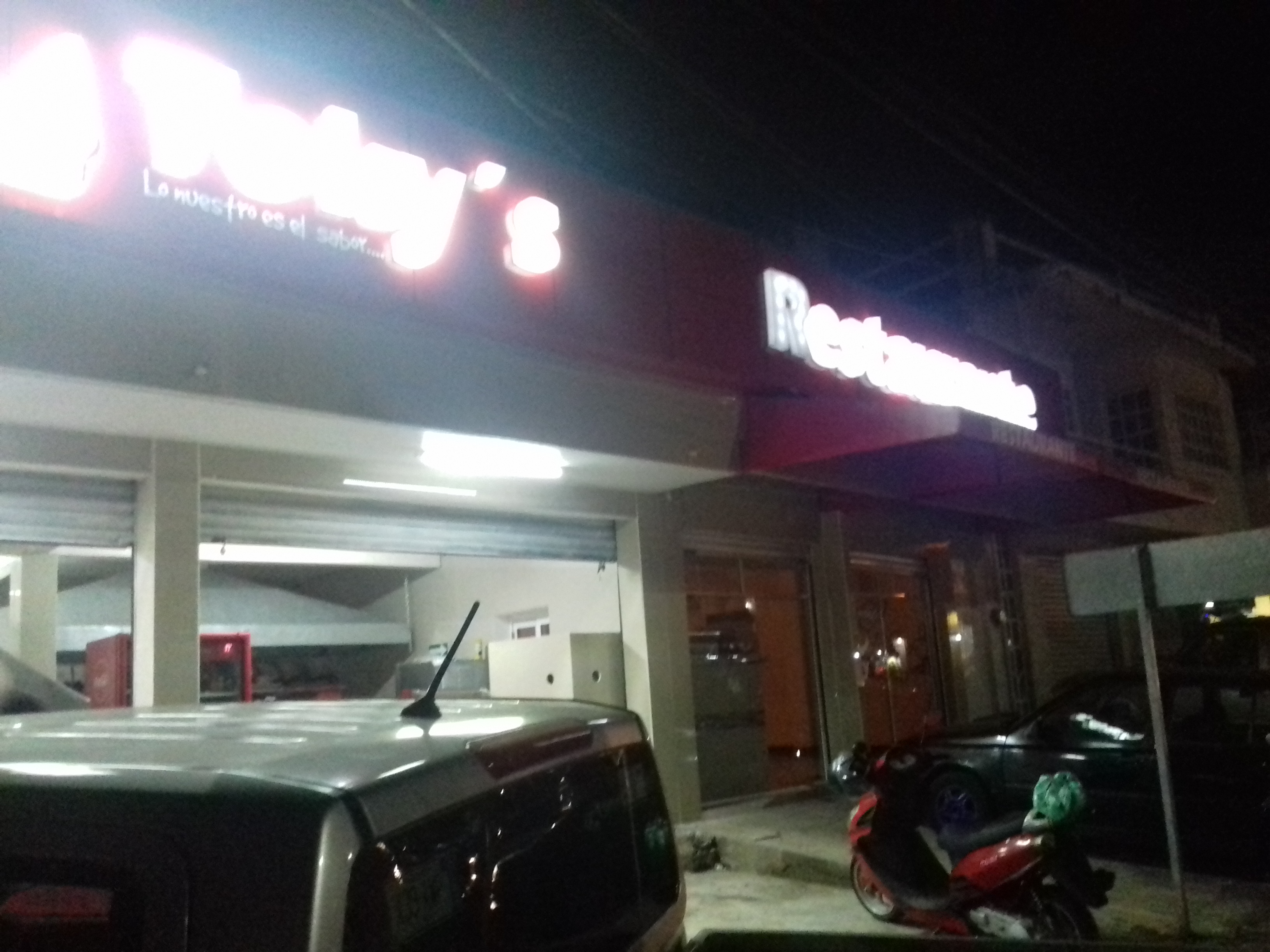 Tokys Restaurante image 4