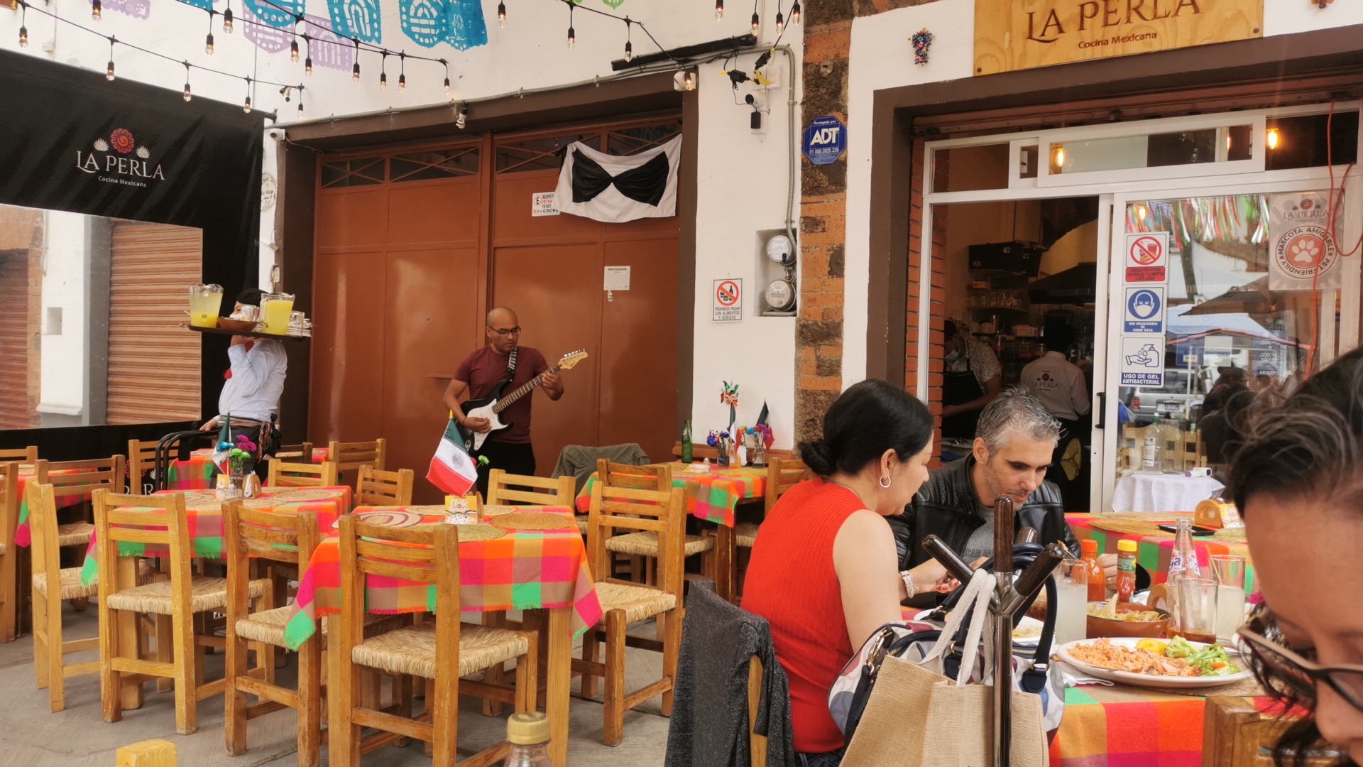 La Perla Restaurante image 1