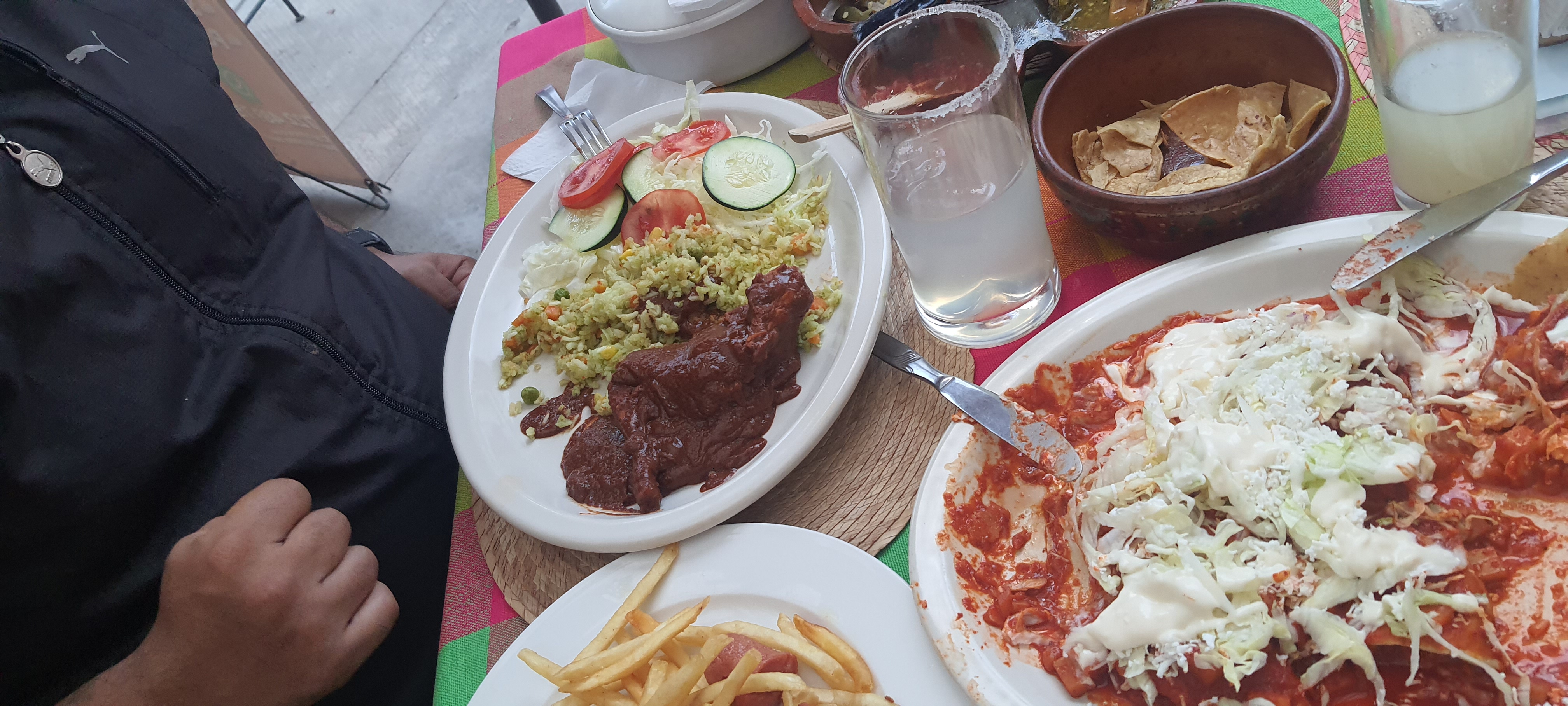 La Perla Restaurante image 8