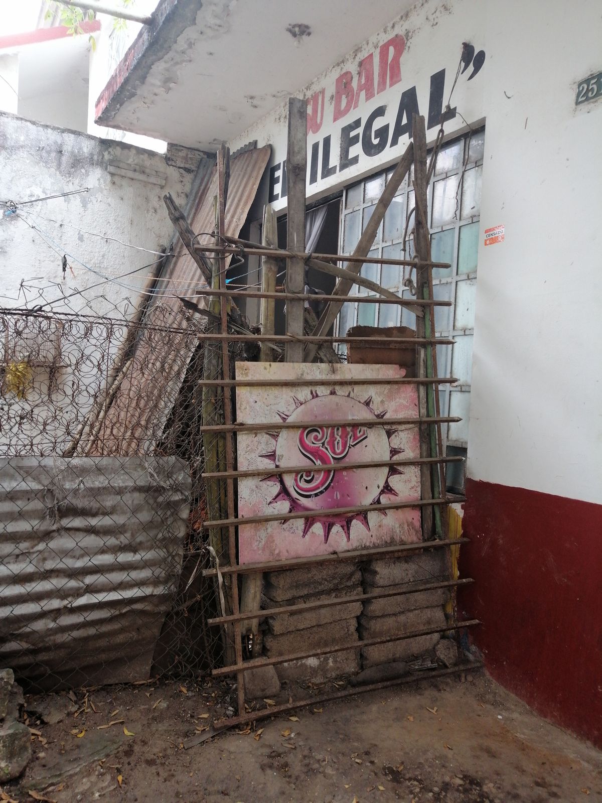 bar el ilegal image 1