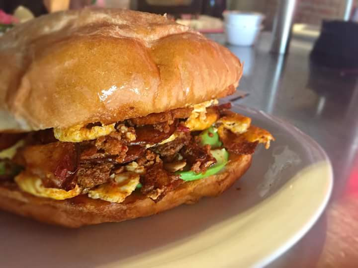 Caprichos Bar image 9