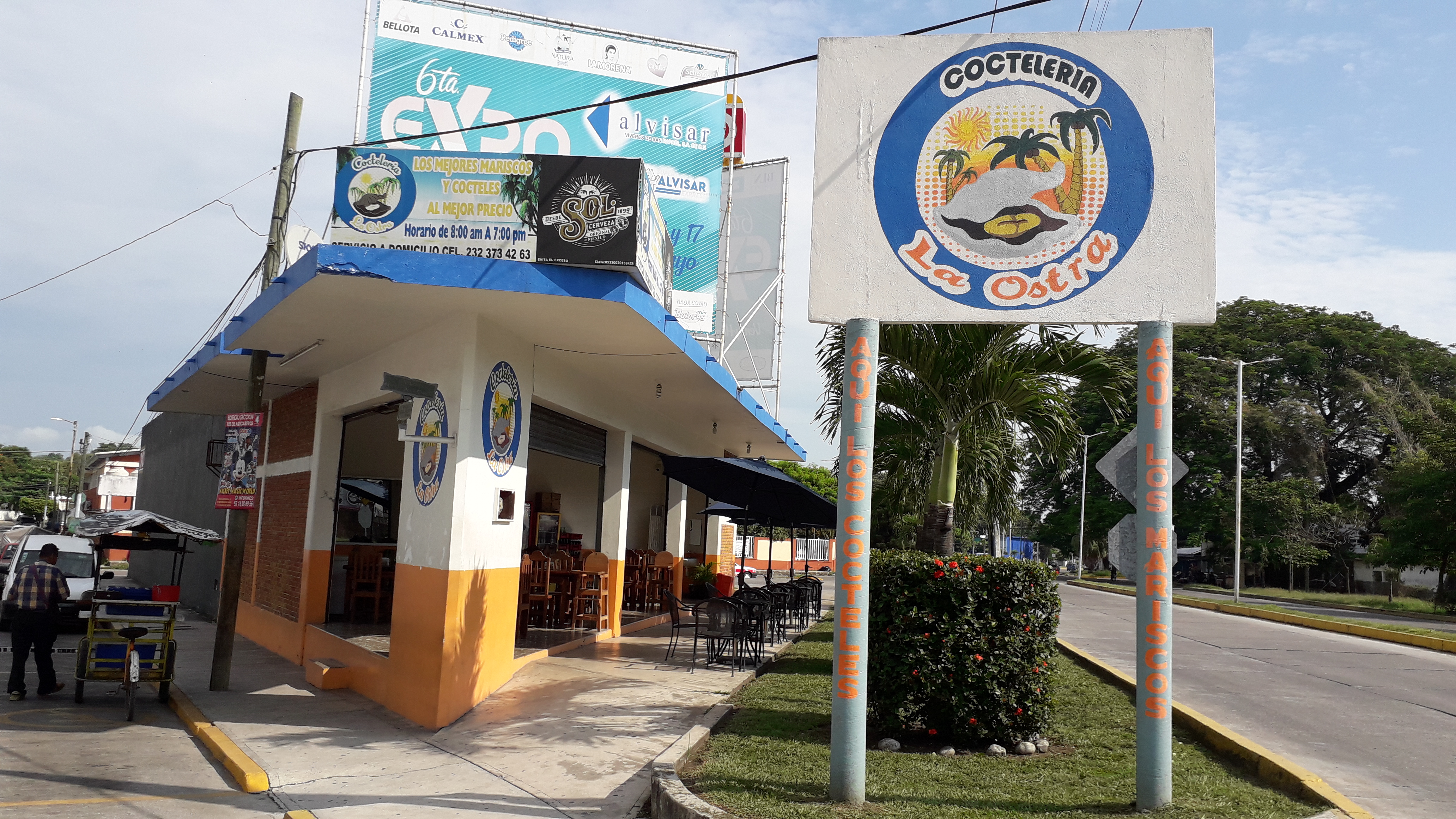 Coctelería La Ostra image 4