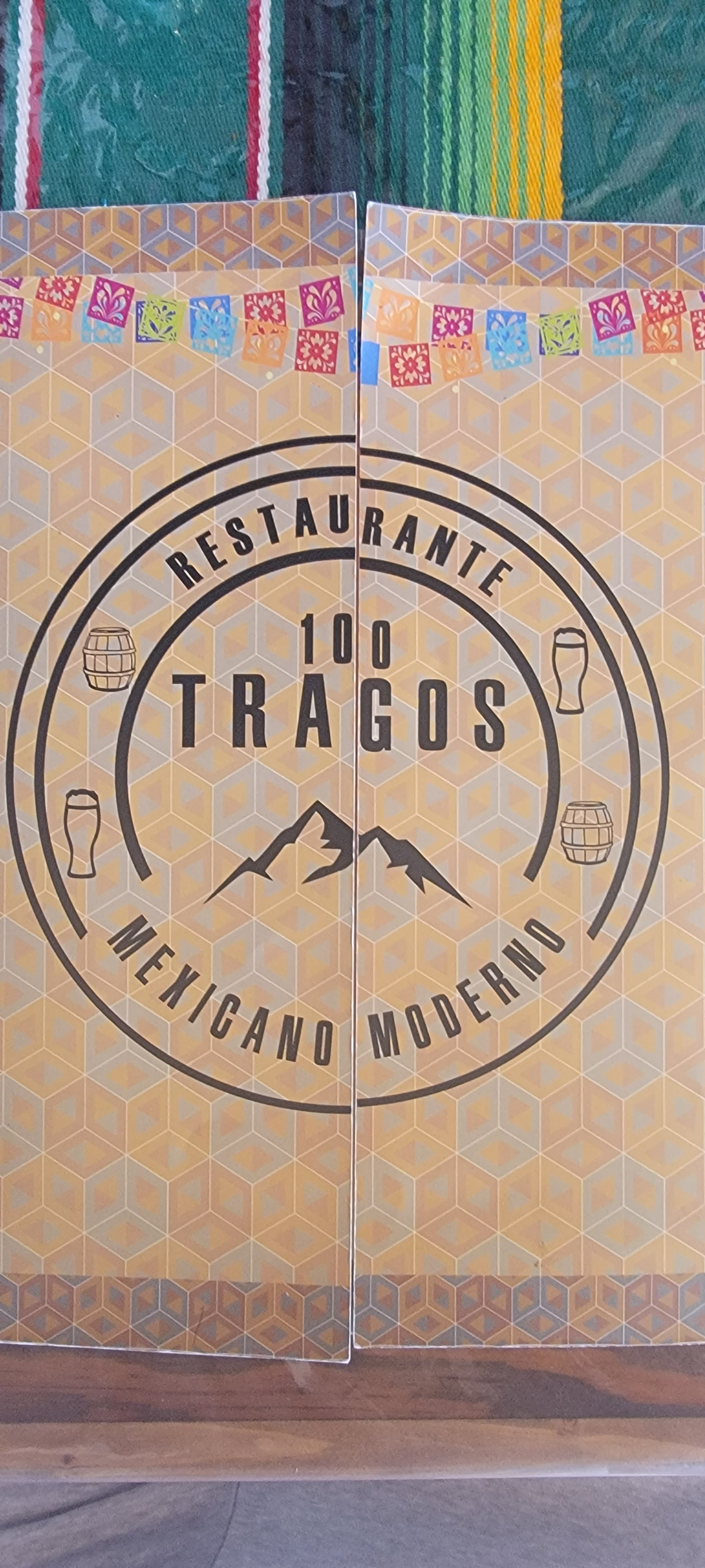 Restaurante 100 tragos cocina mexicana moderna image 2