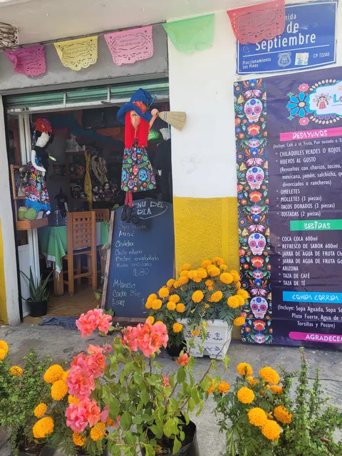 Restaurante los muñecos image 4