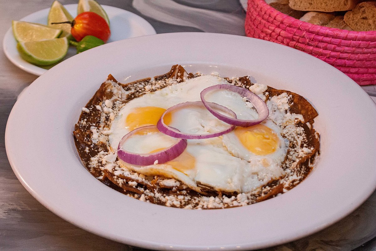 Huevos Motuleños y Más image 7