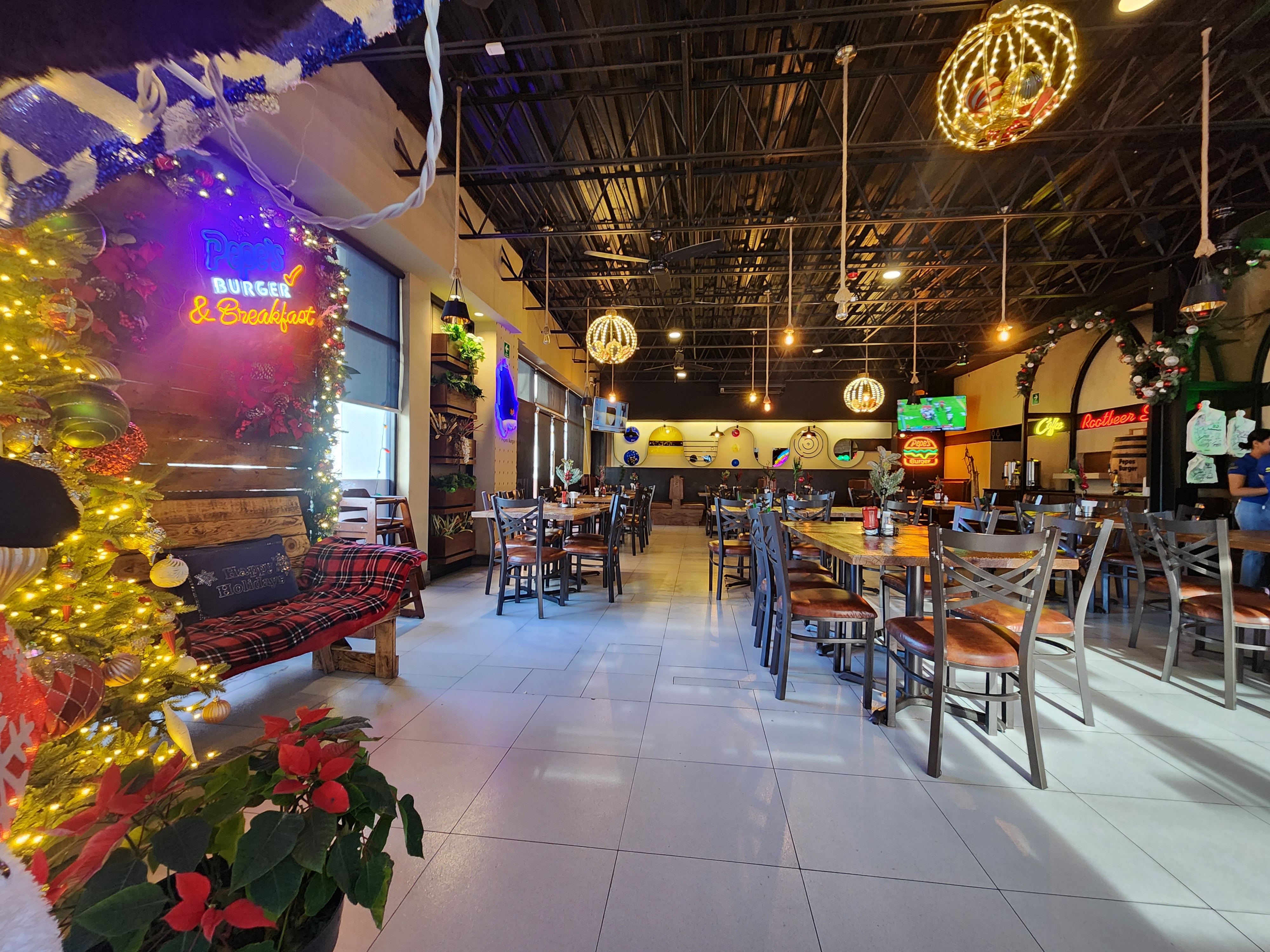 Pepes Burger Sucursal Oriente image 4