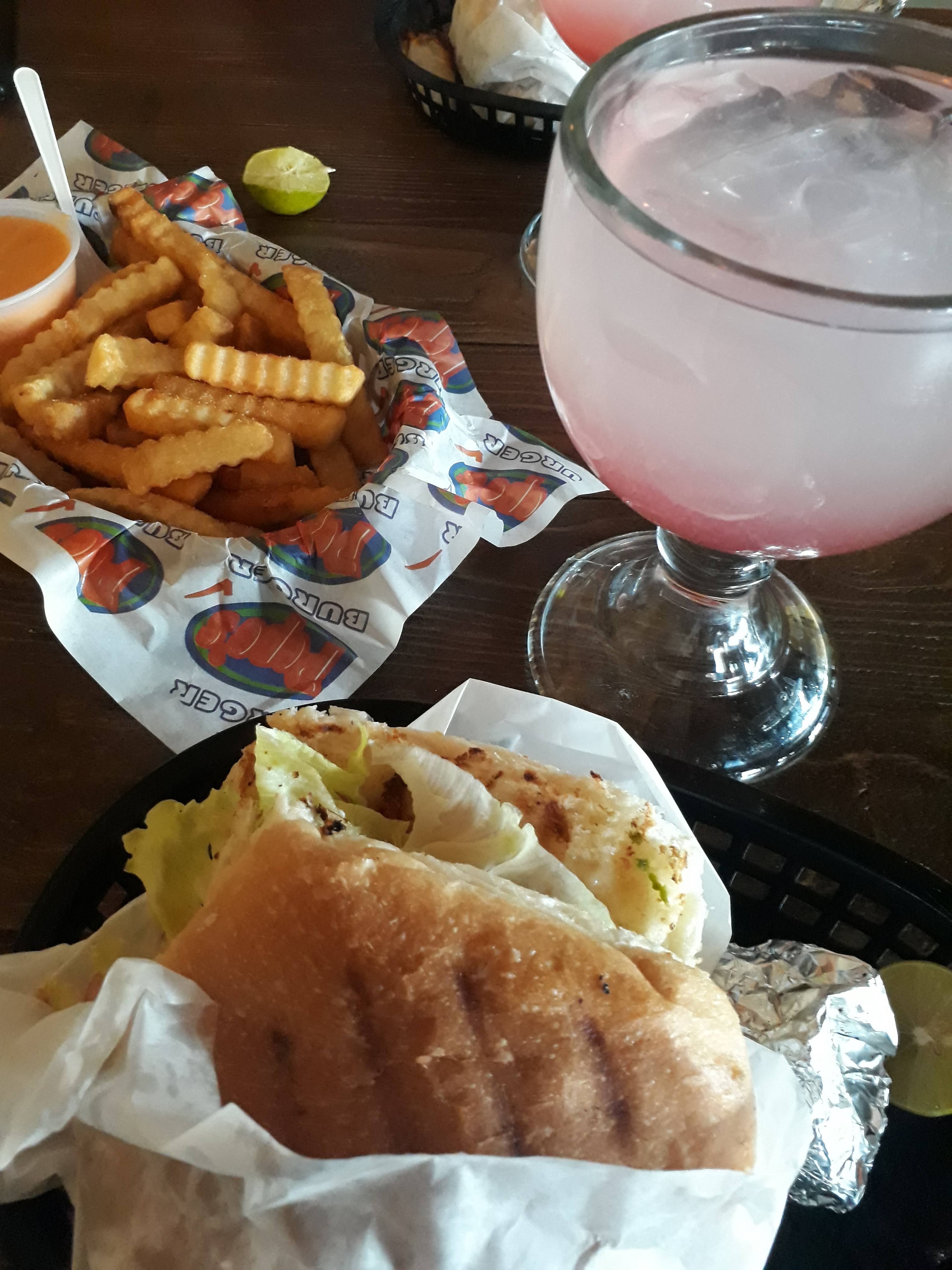 Pepes Burger Sucursal Oriente image 8