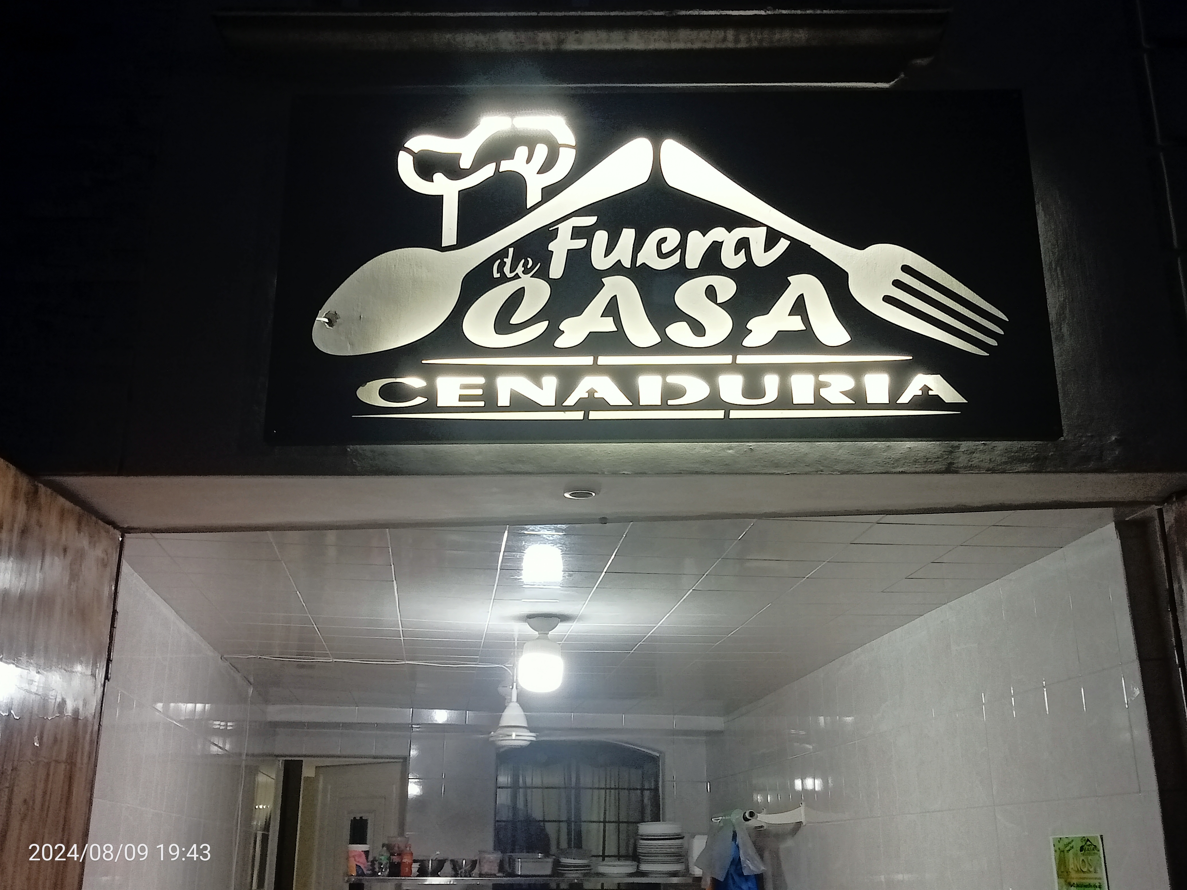 Cenaduria Fuera de Casa image 1