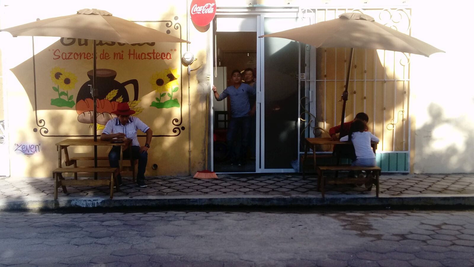 Antojitos Huastecos Girasoles image 1