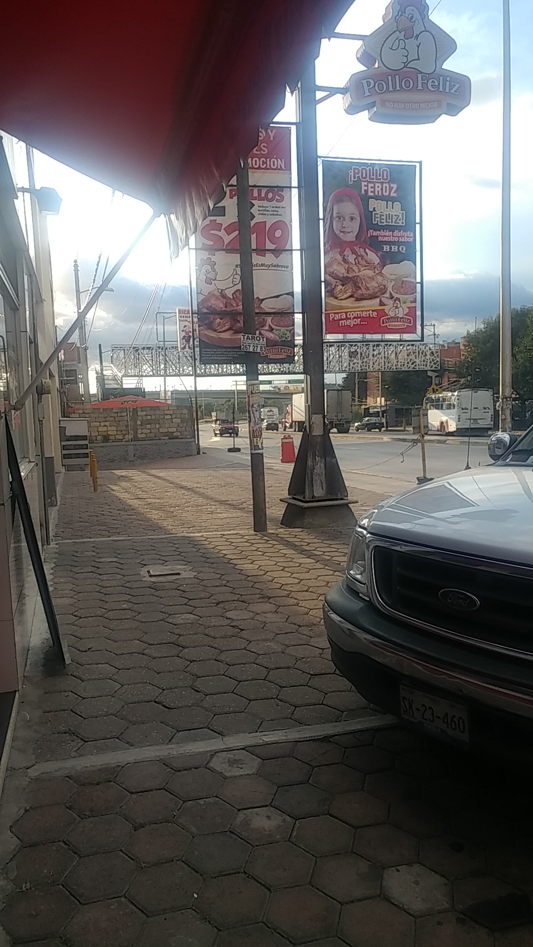 Pollo Feliz Chachapa image 5