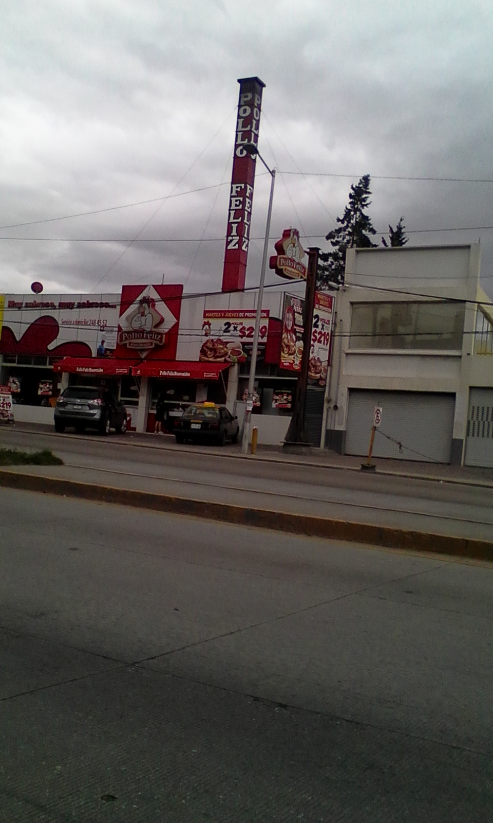 Pollo Feliz Chachapa image 8