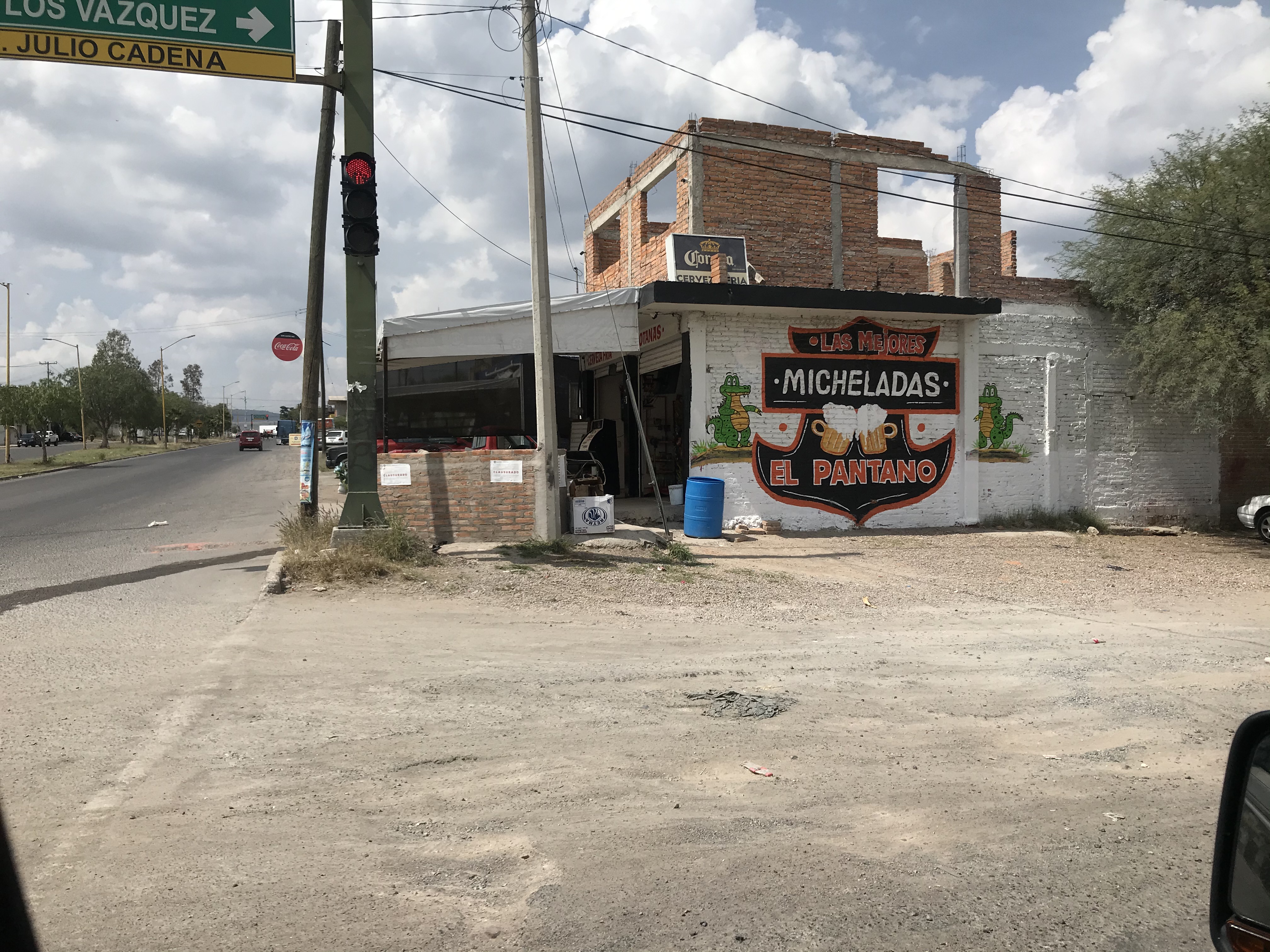 Micheladas el pantano image 1