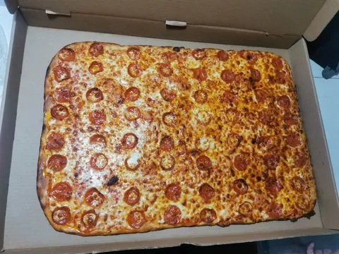 Pizzaroni pizza image 1