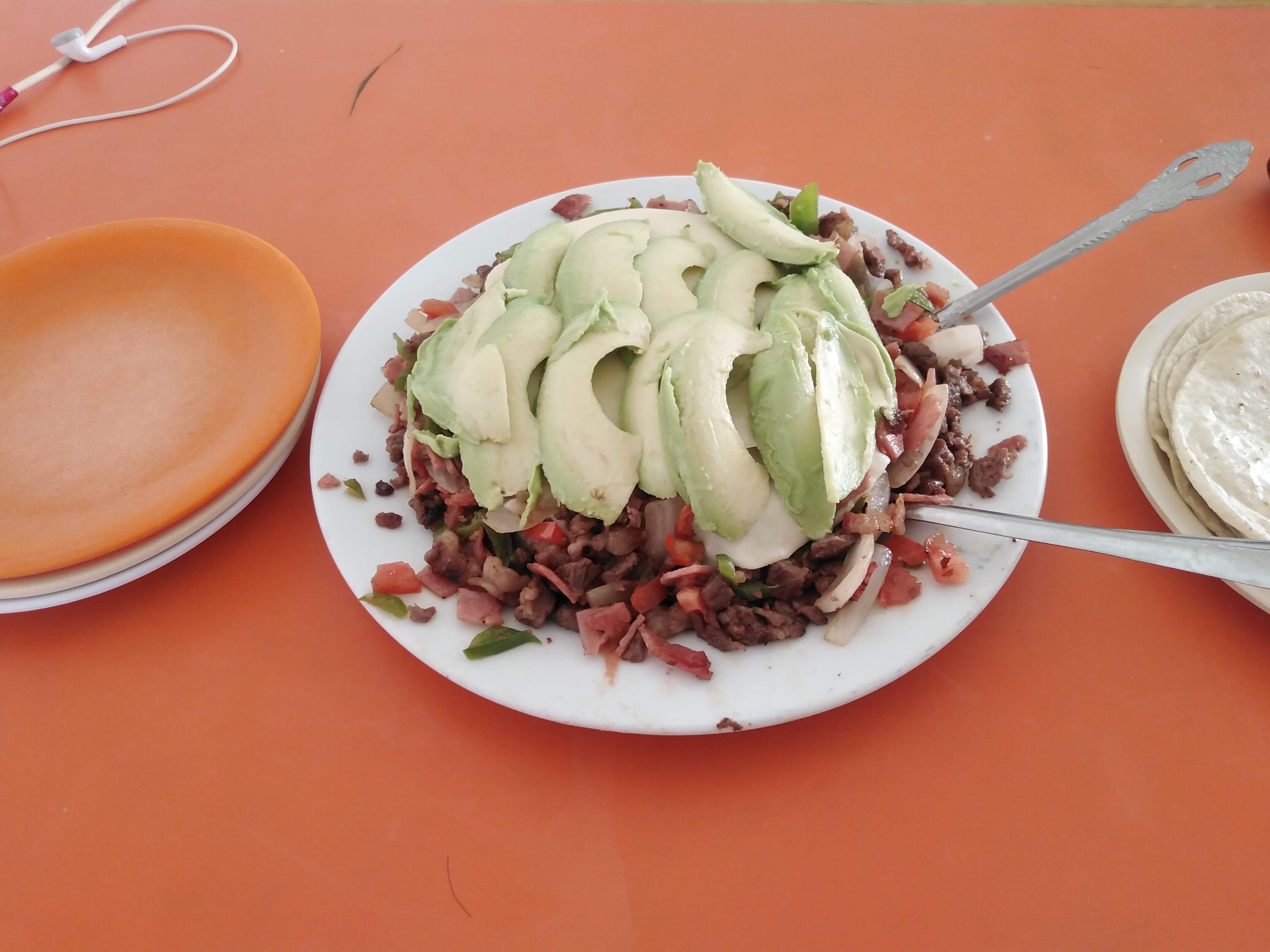 Los Encomenderos image 5