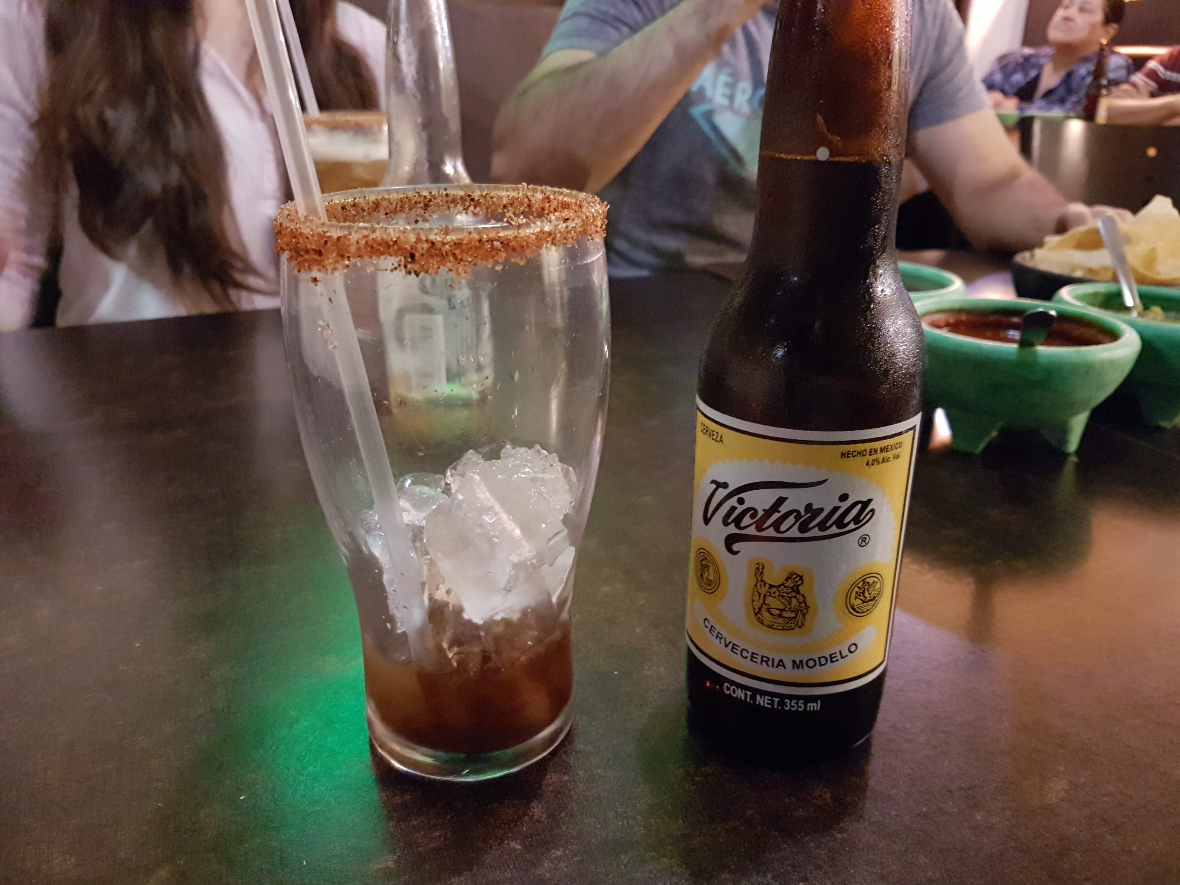 Los Farolitos Taqueria image 6